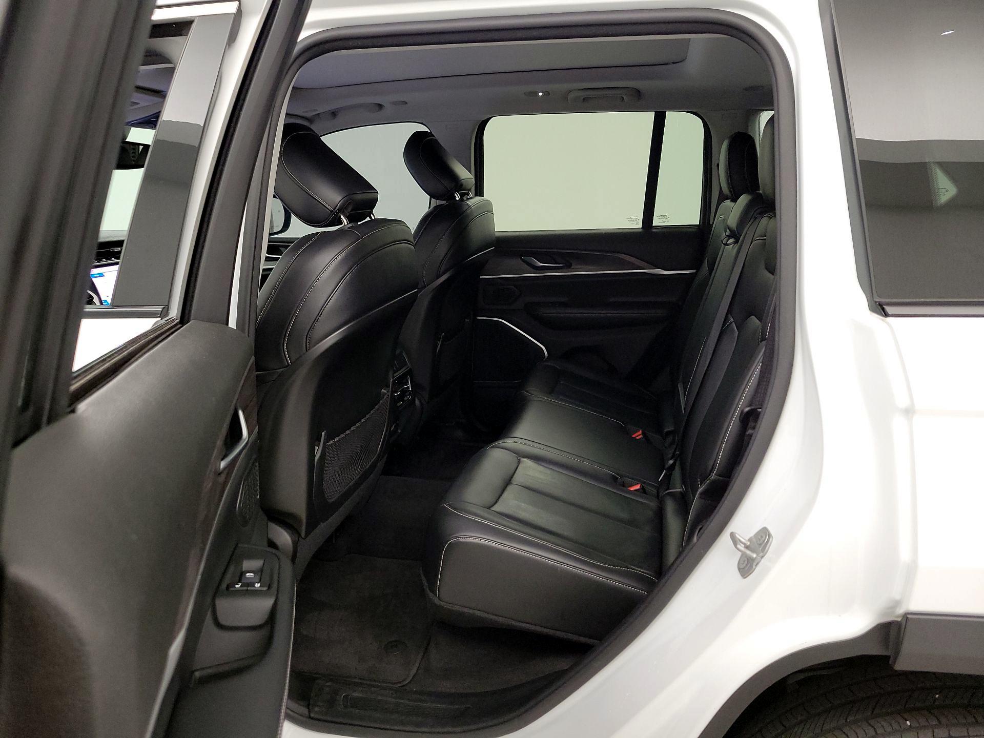 Thumbnail: 2022 Jeep Grand Cherokee - 20