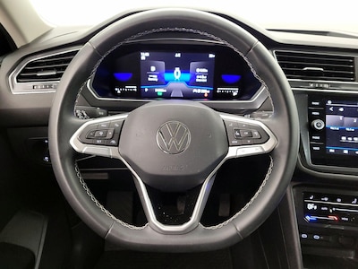Steering Wheel & Instrument Cluster (On)