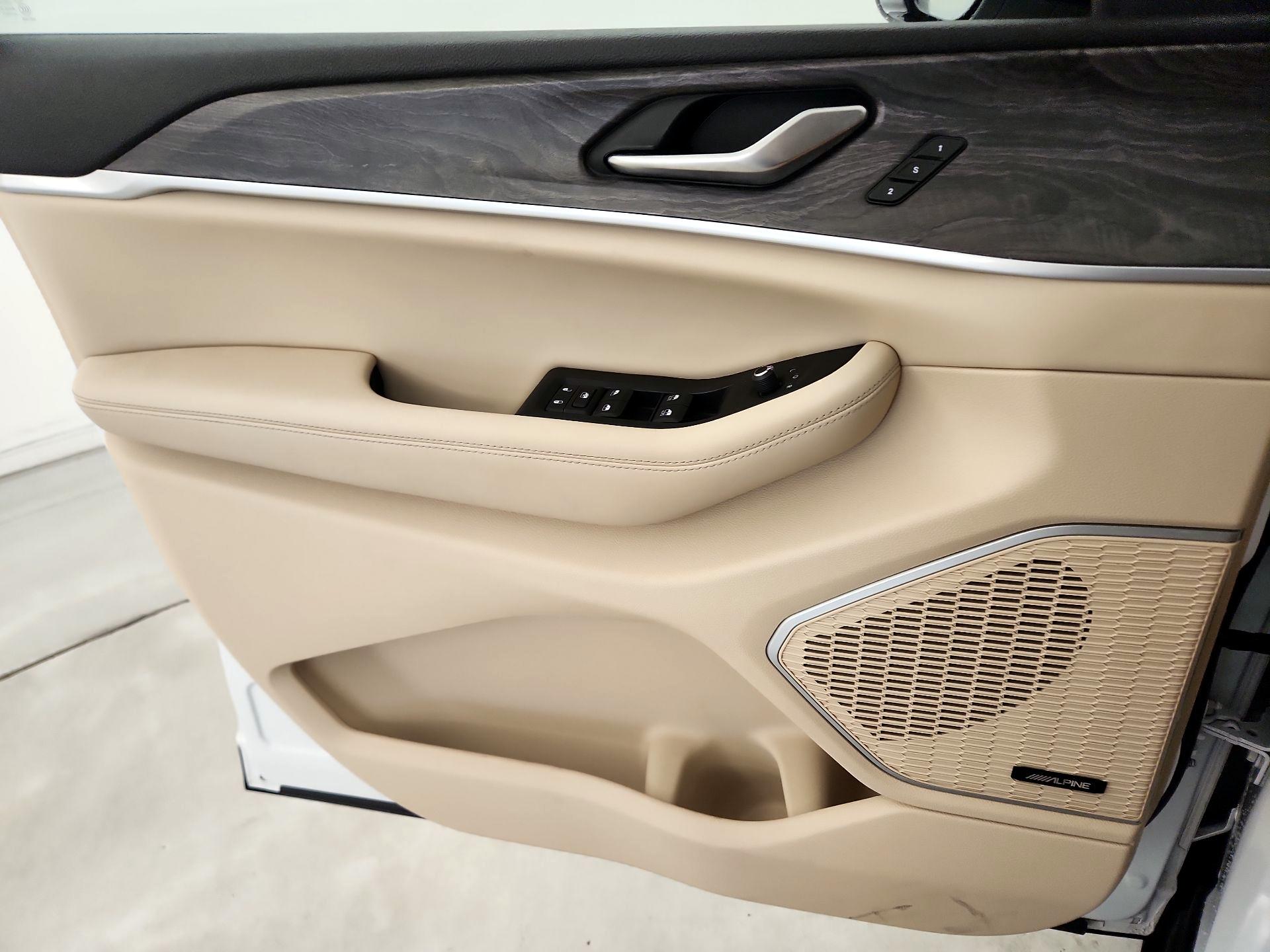 Thumbnail: 2023 Jeep Grand Cherokee - 12