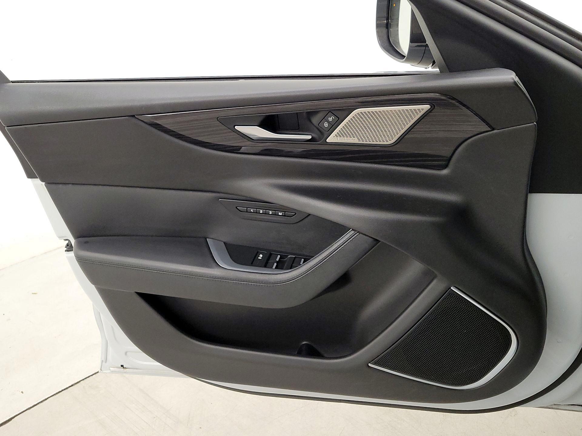 Thumbnail: 2020 Jaguar XE - 12