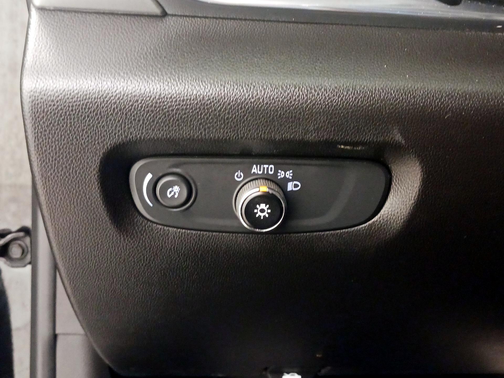 Thumbnail: 2021 Chevrolet Traverse - 13