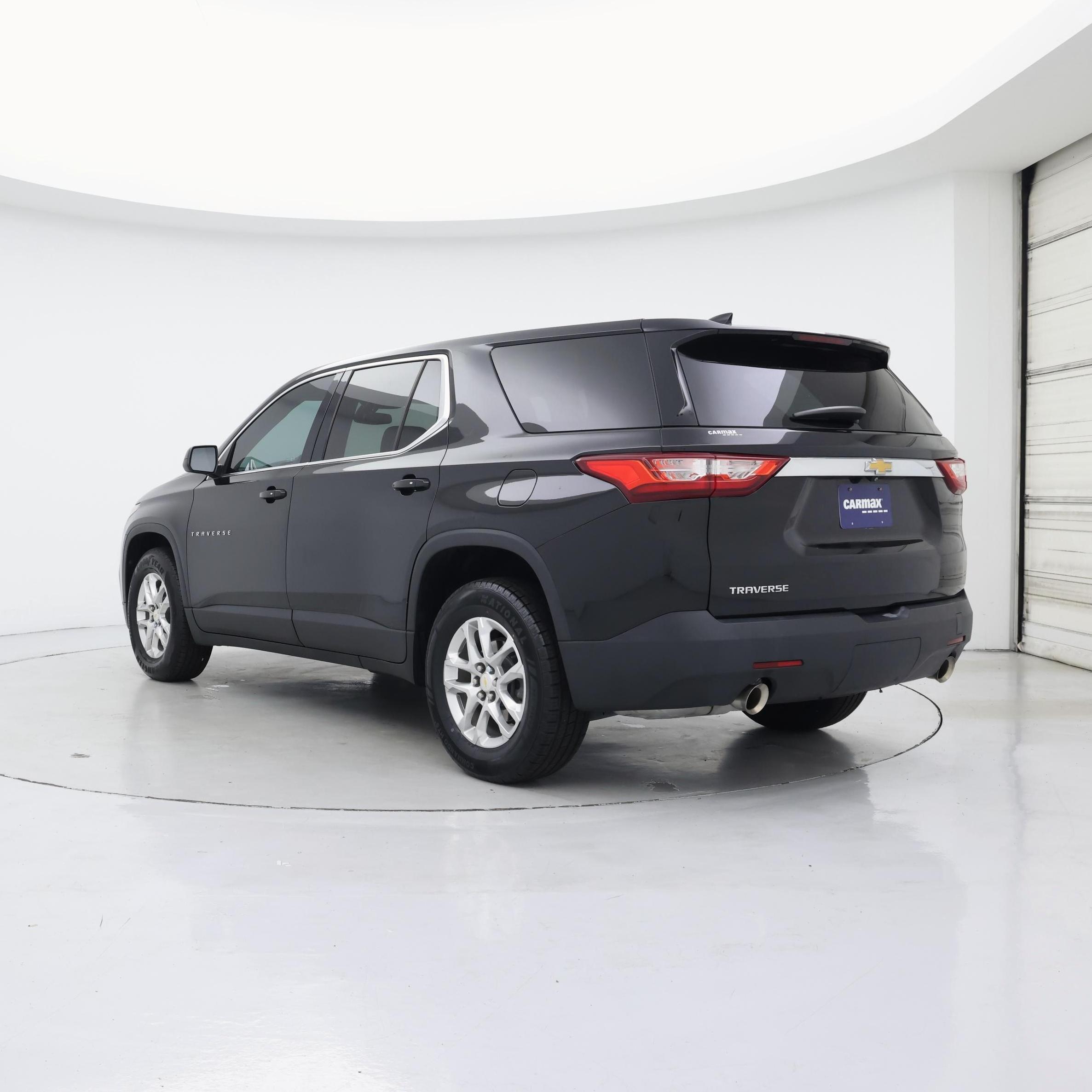 Thumbnail: 2021 Chevrolet Traverse - 2