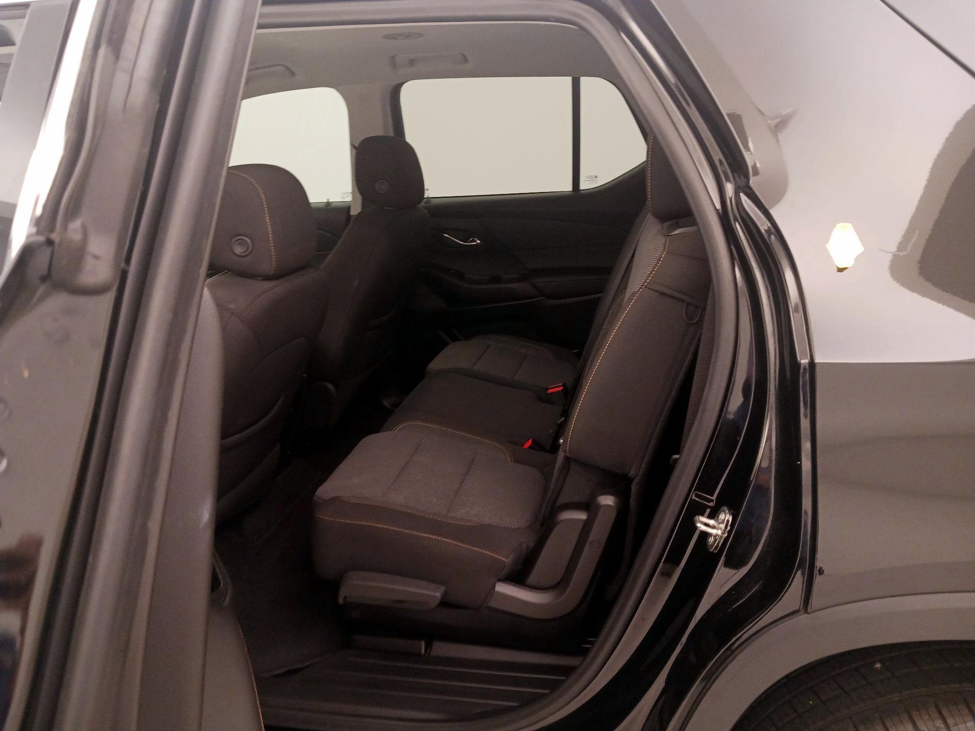 Thumbnail: 2021 Chevrolet Traverse - 19