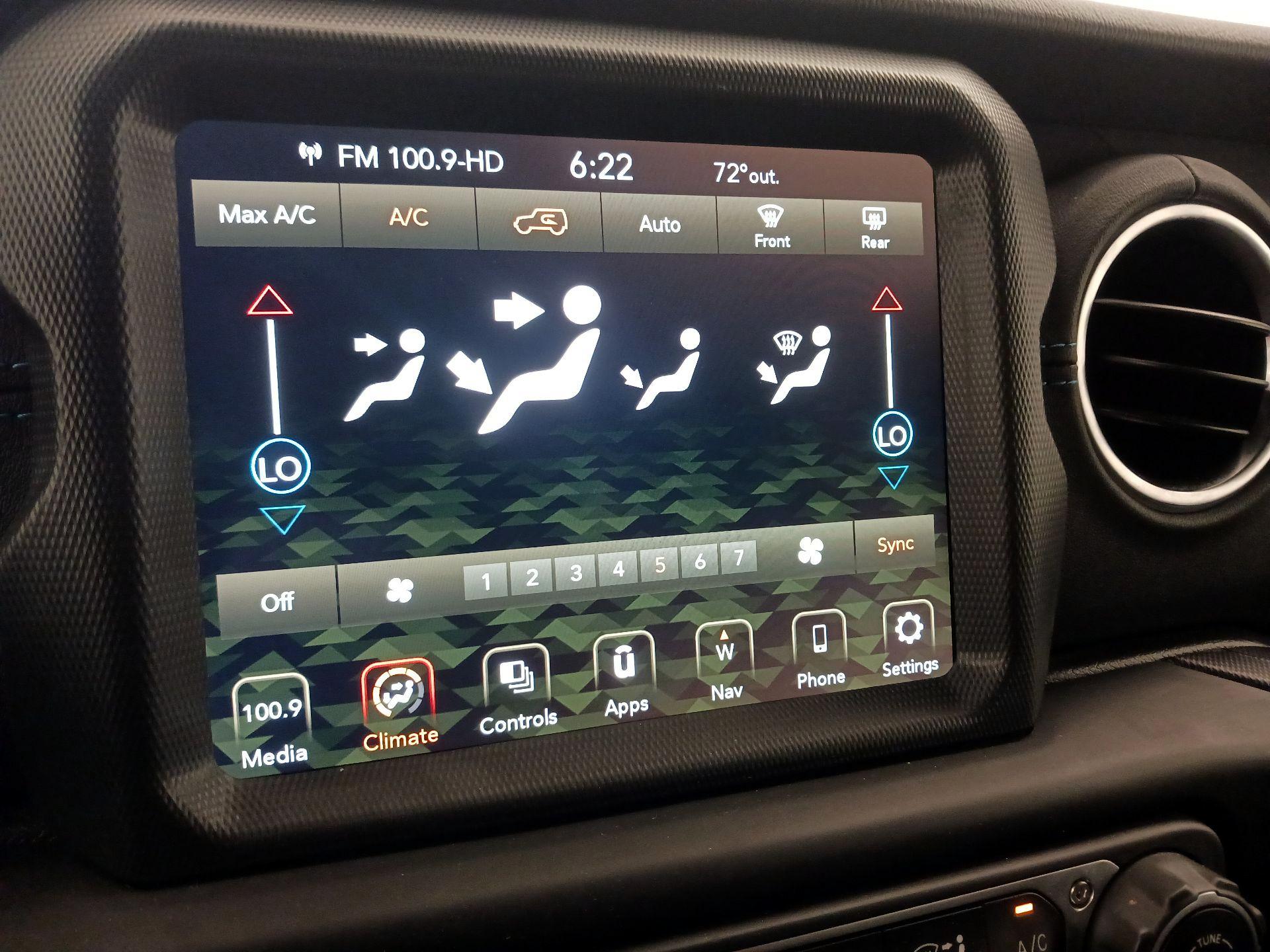 Thumbnail: 2022 Jeep Wrangler - 17