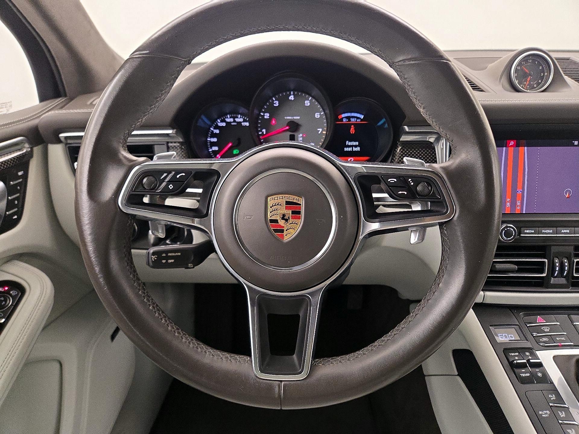 Thumbnail: 2020 Porsche Macan - 10