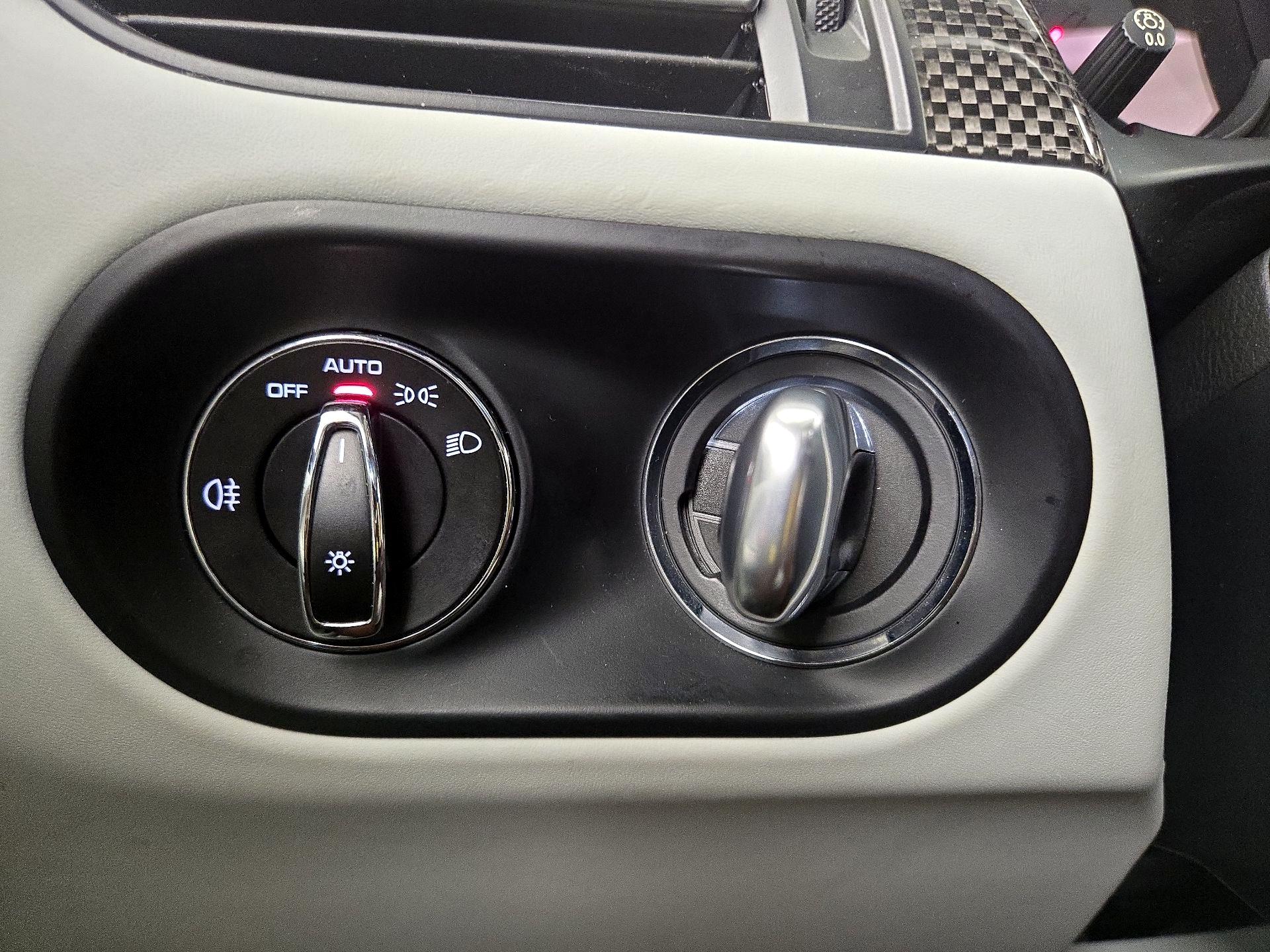 Thumbnail: 2020 Porsche Macan - 13