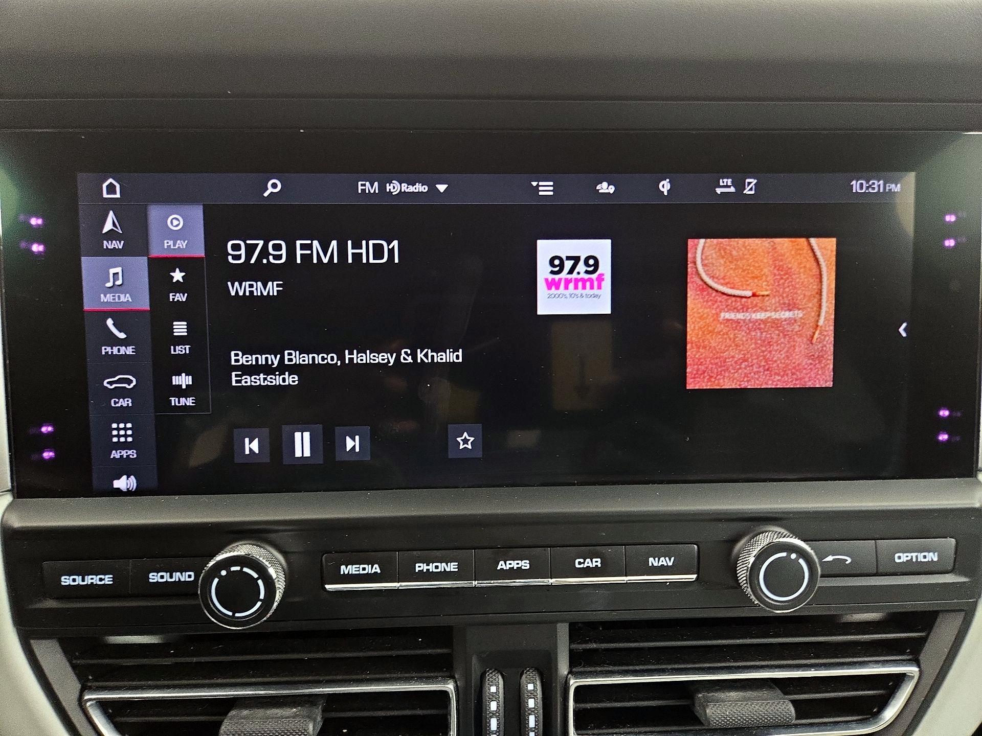 Thumbnail: 2020 Porsche Macan - 16