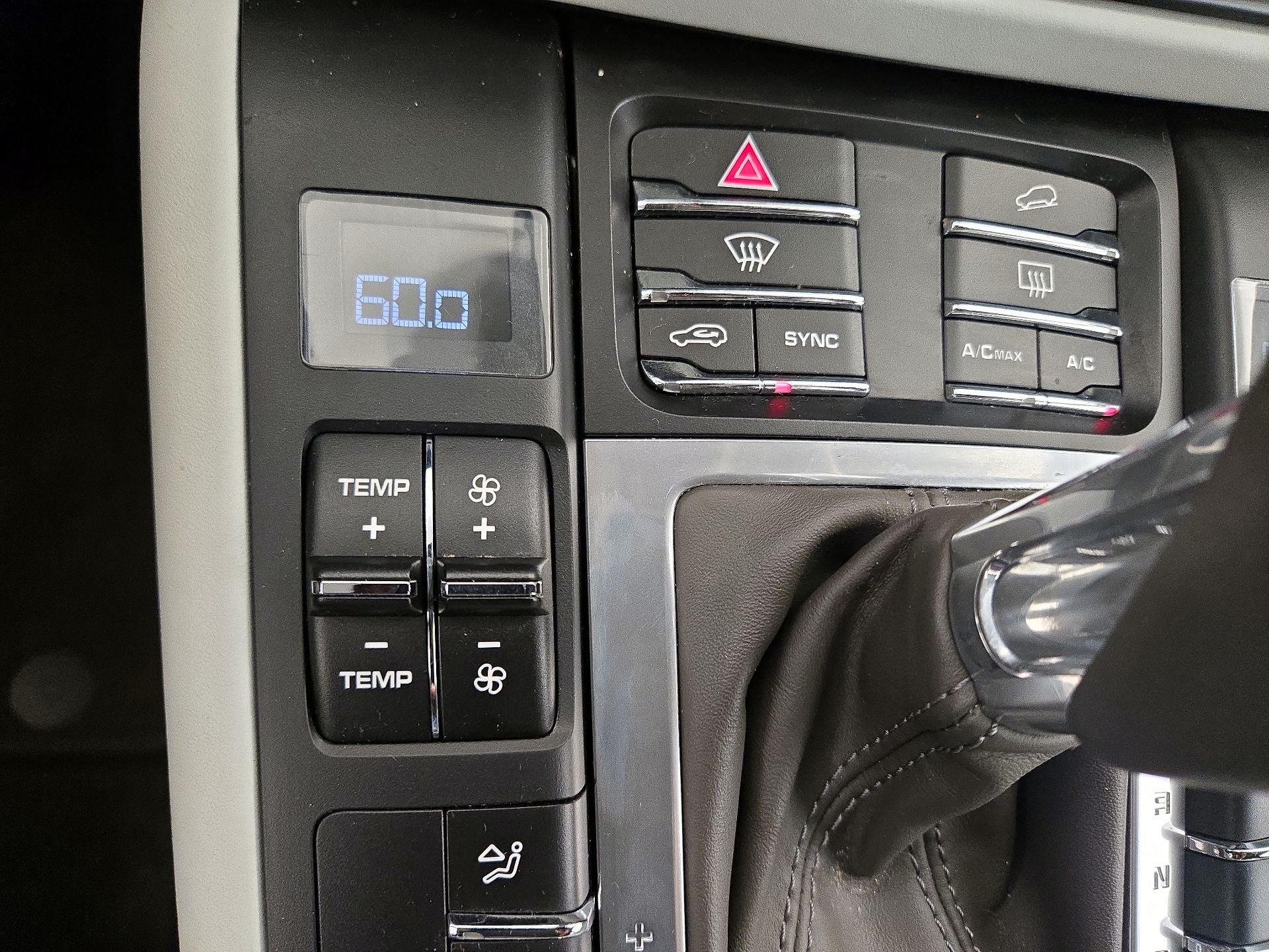 Thumbnail: 2020 Porsche Macan - 17