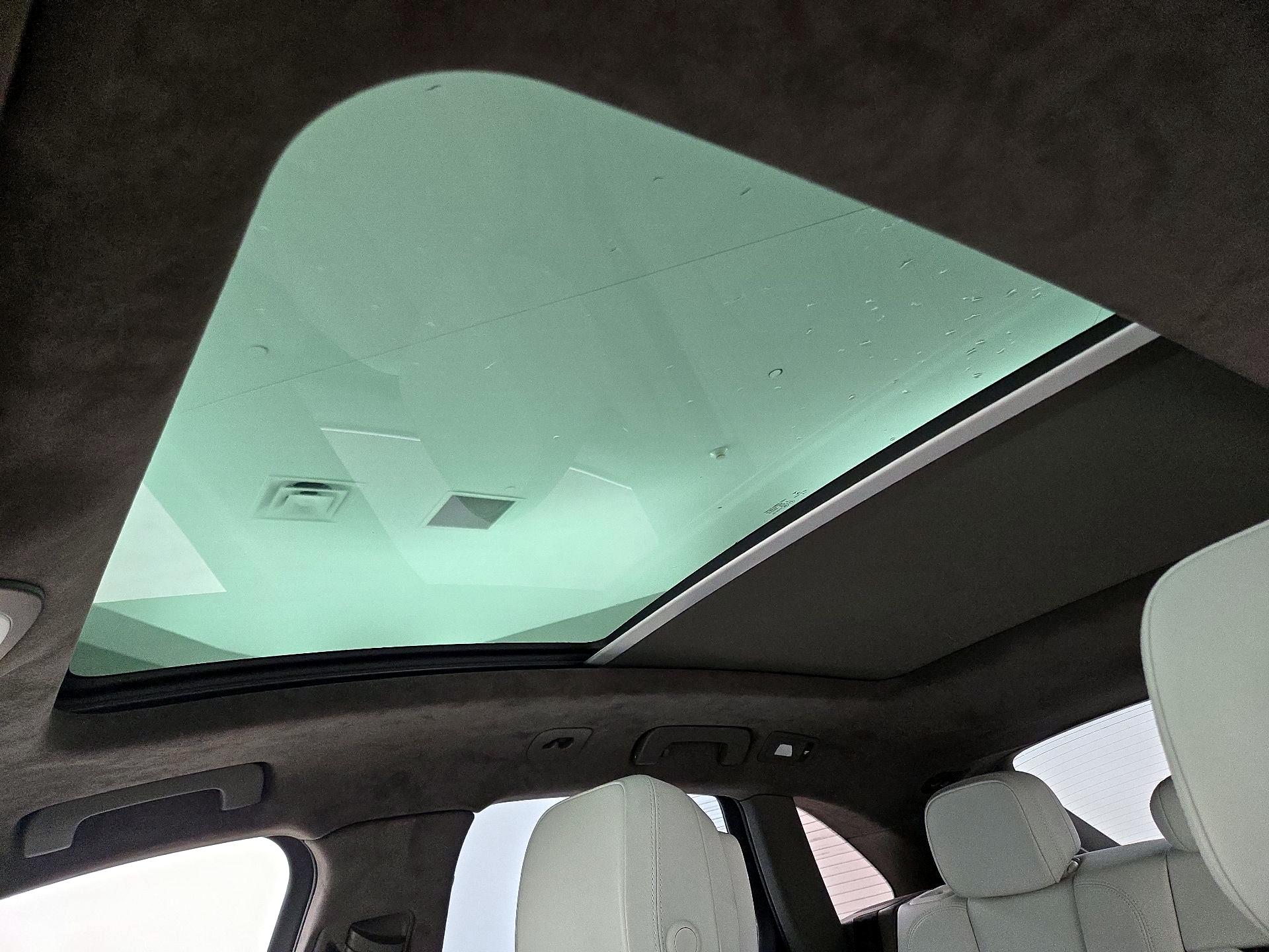 Thumbnail: 2020 Porsche Macan - 20