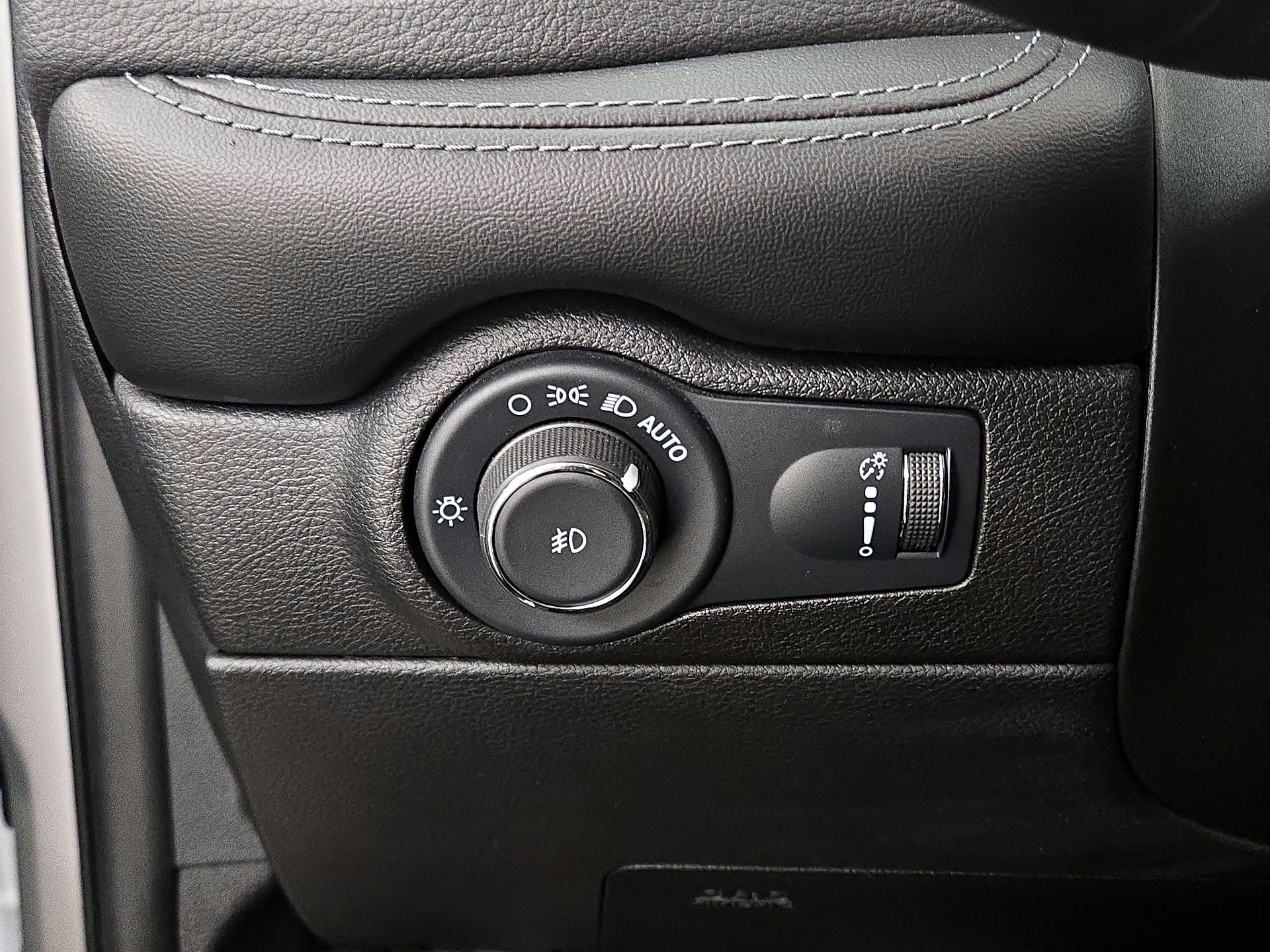 Thumbnail: 2022 Dodge Durango - 13