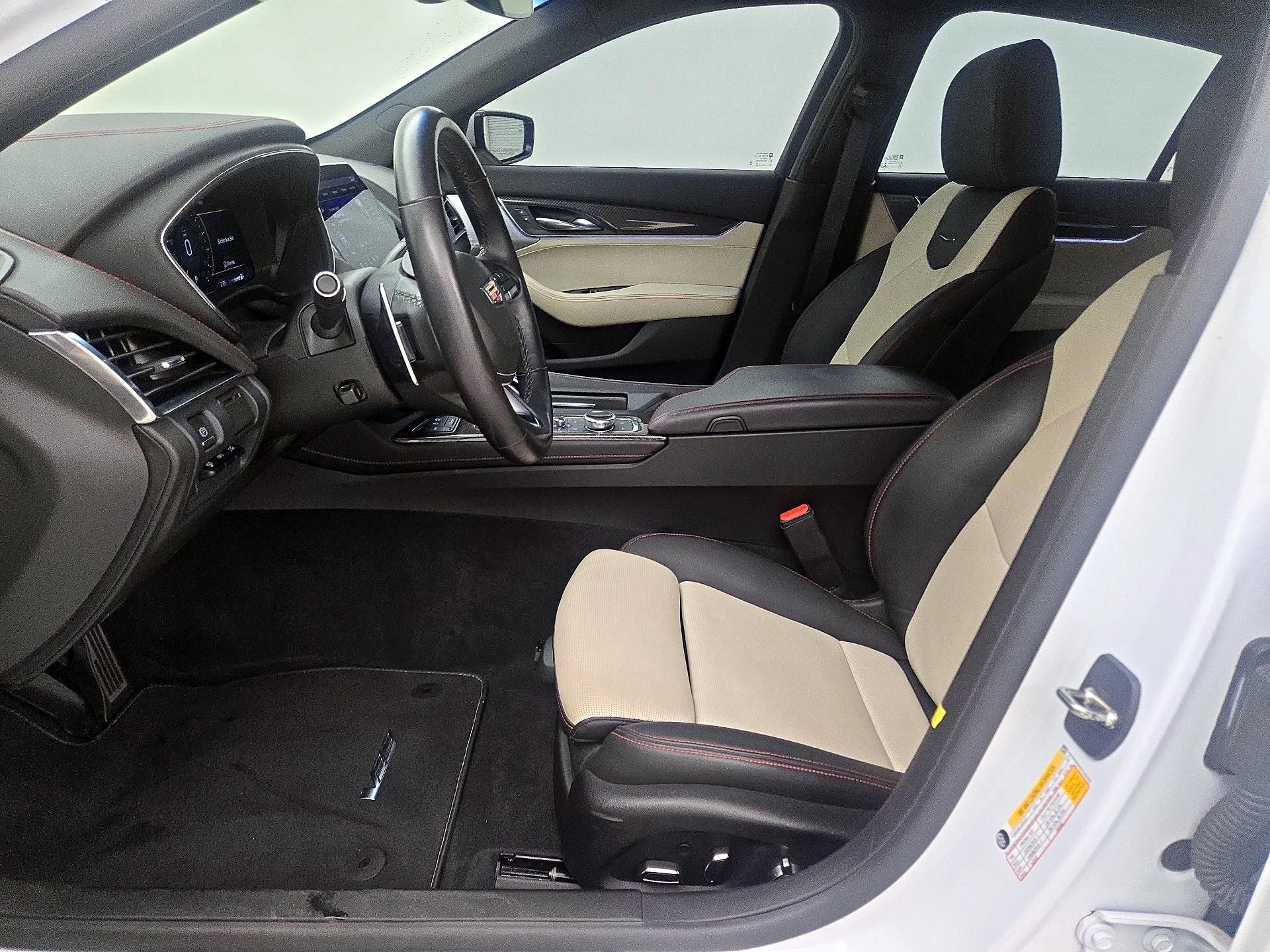 Thumbnail: 2023 Cadillac CT5 - 11