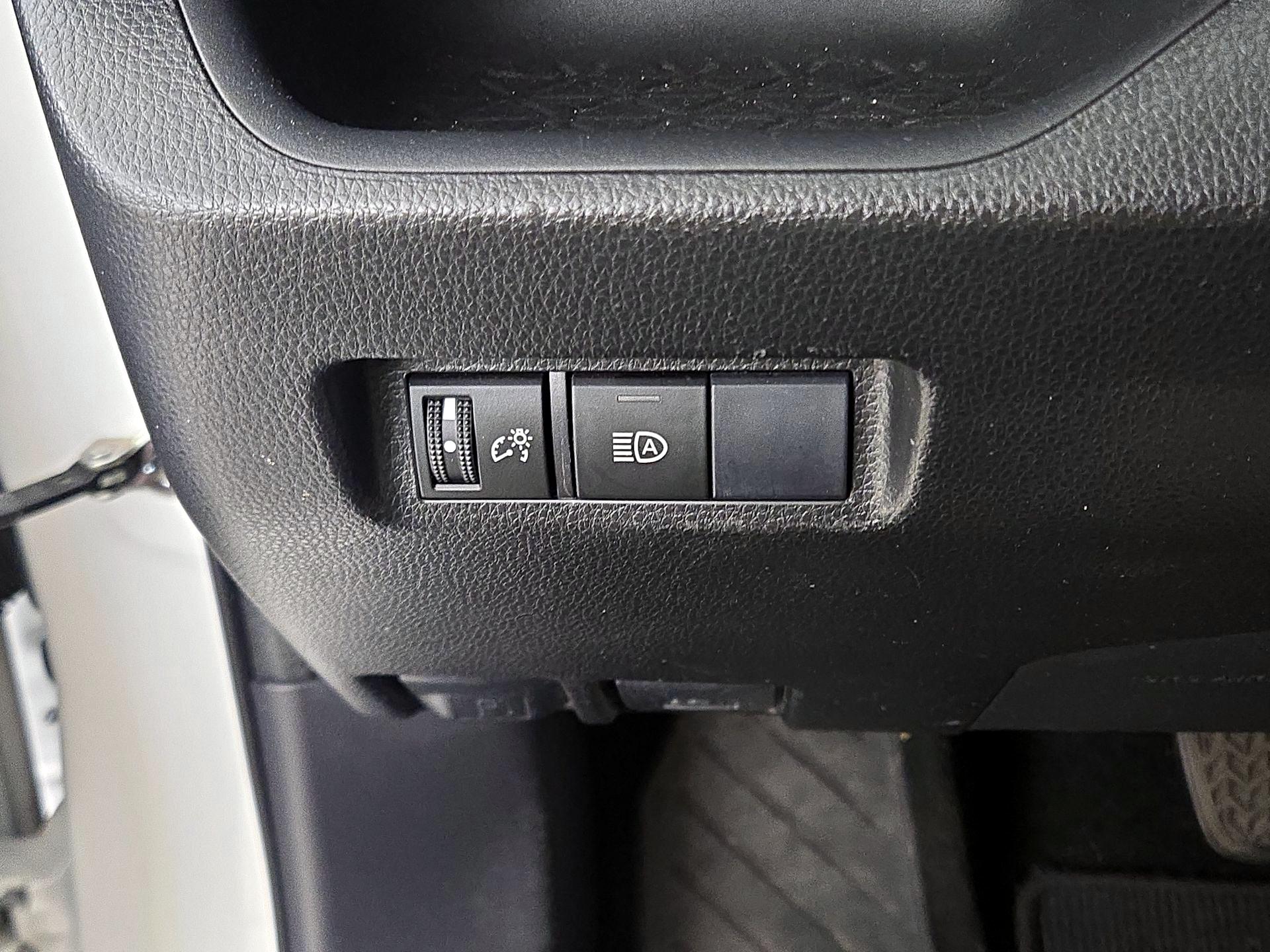 Thumbnail: 2019 Toyota RAV4 - 13