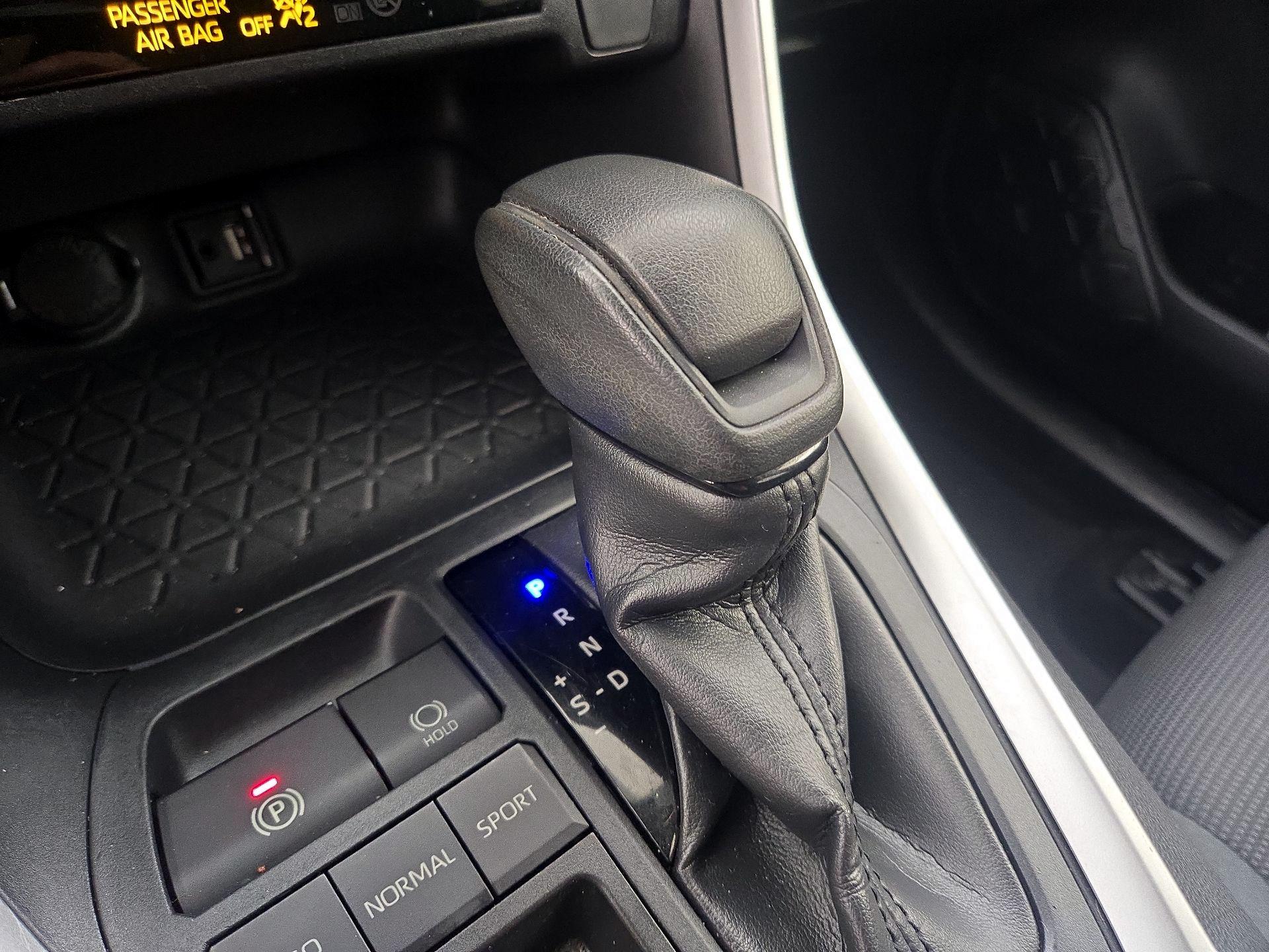 Thumbnail: 2019 Toyota RAV4 - 17