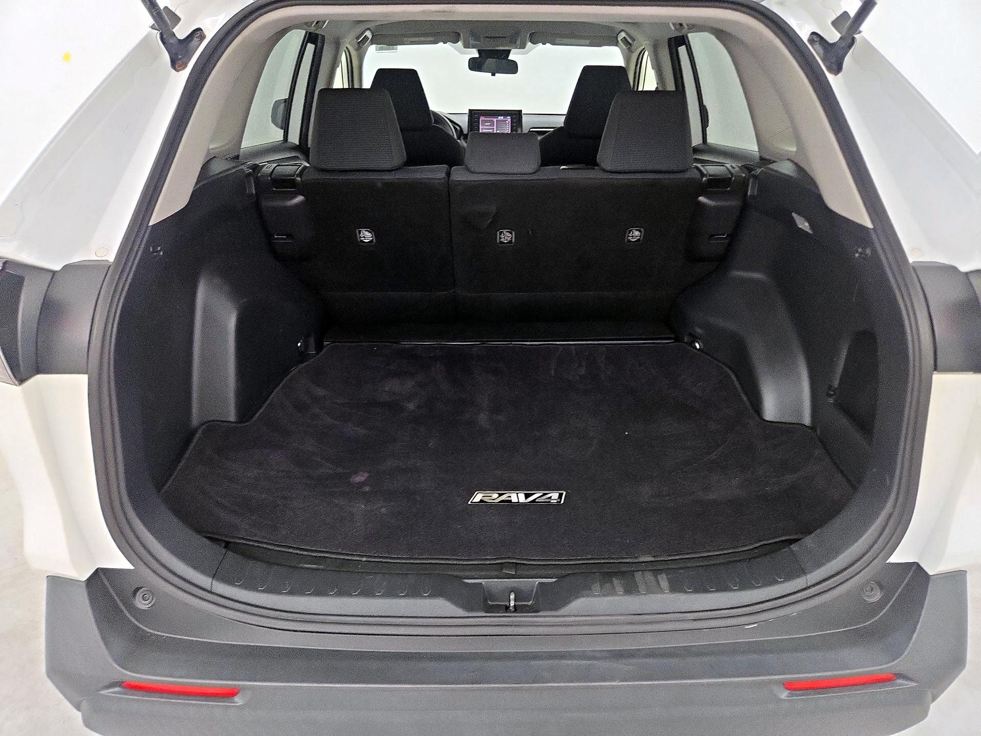 Thumbnail: 2019 Toyota RAV4 - 20