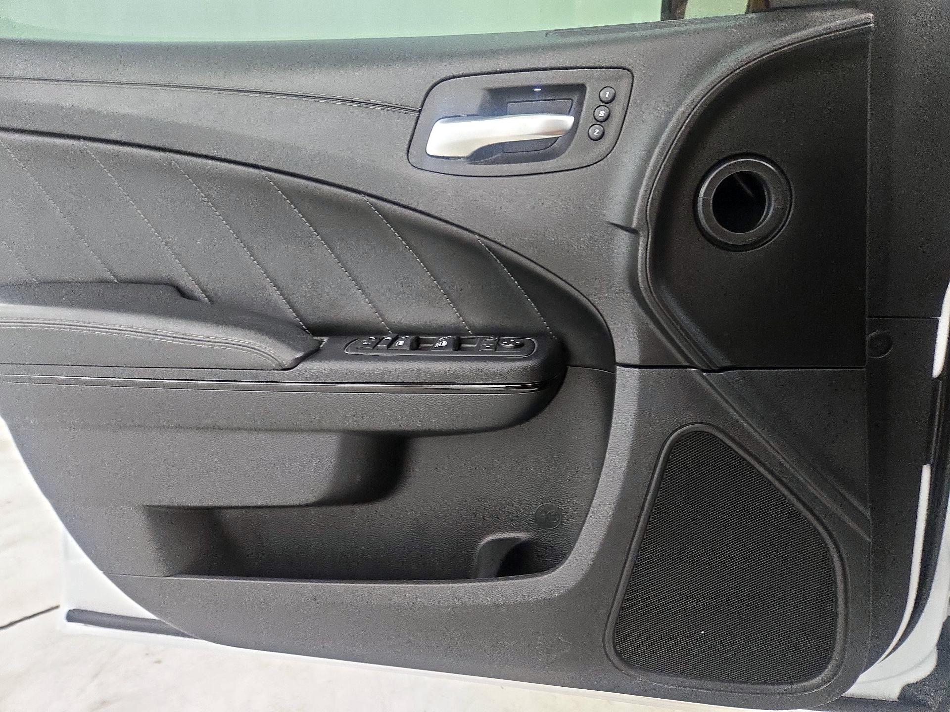 Thumbnail: 2020 Dodge Charger - 12