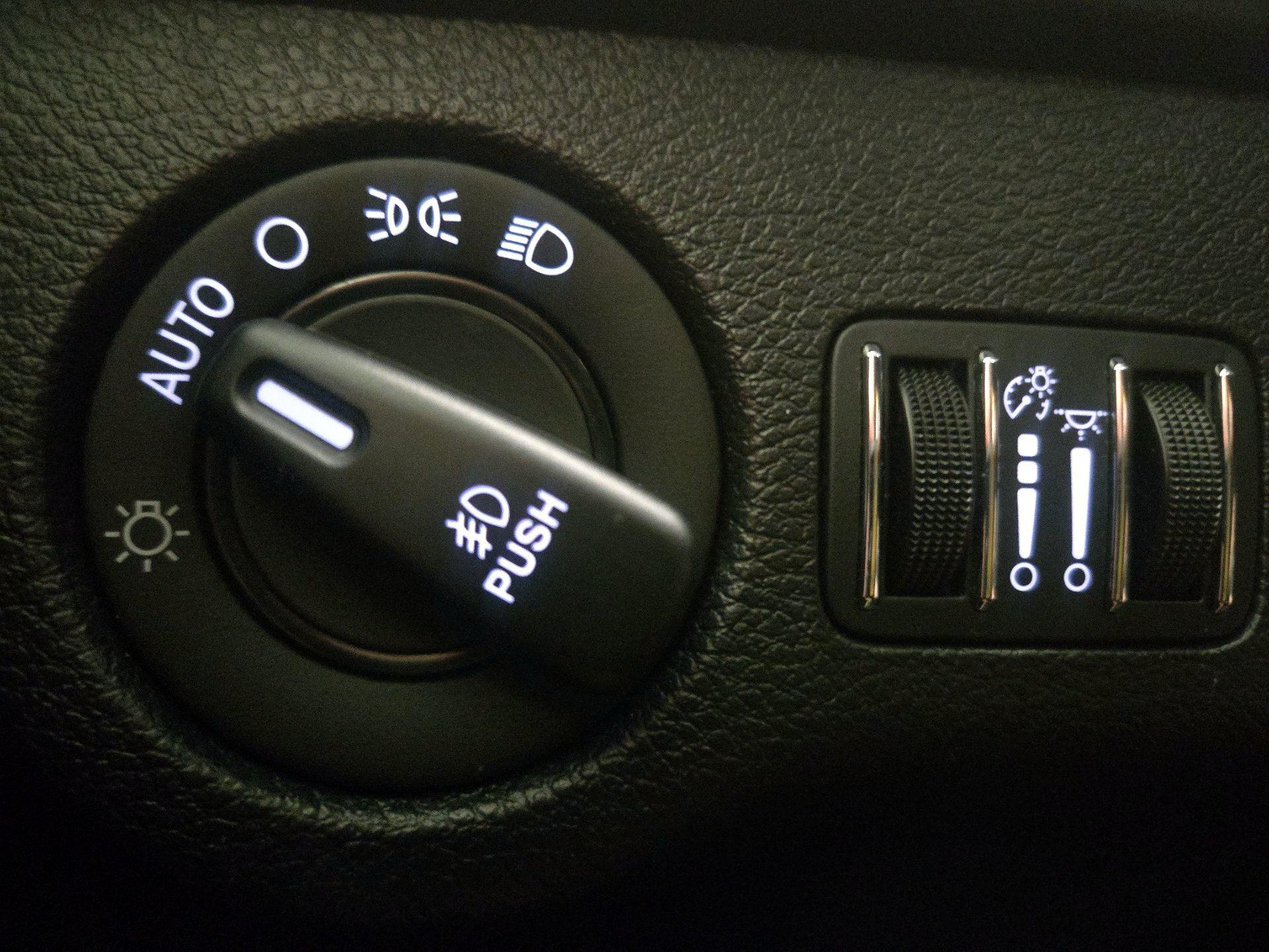 Thumbnail: 2020 Dodge Charger - 13