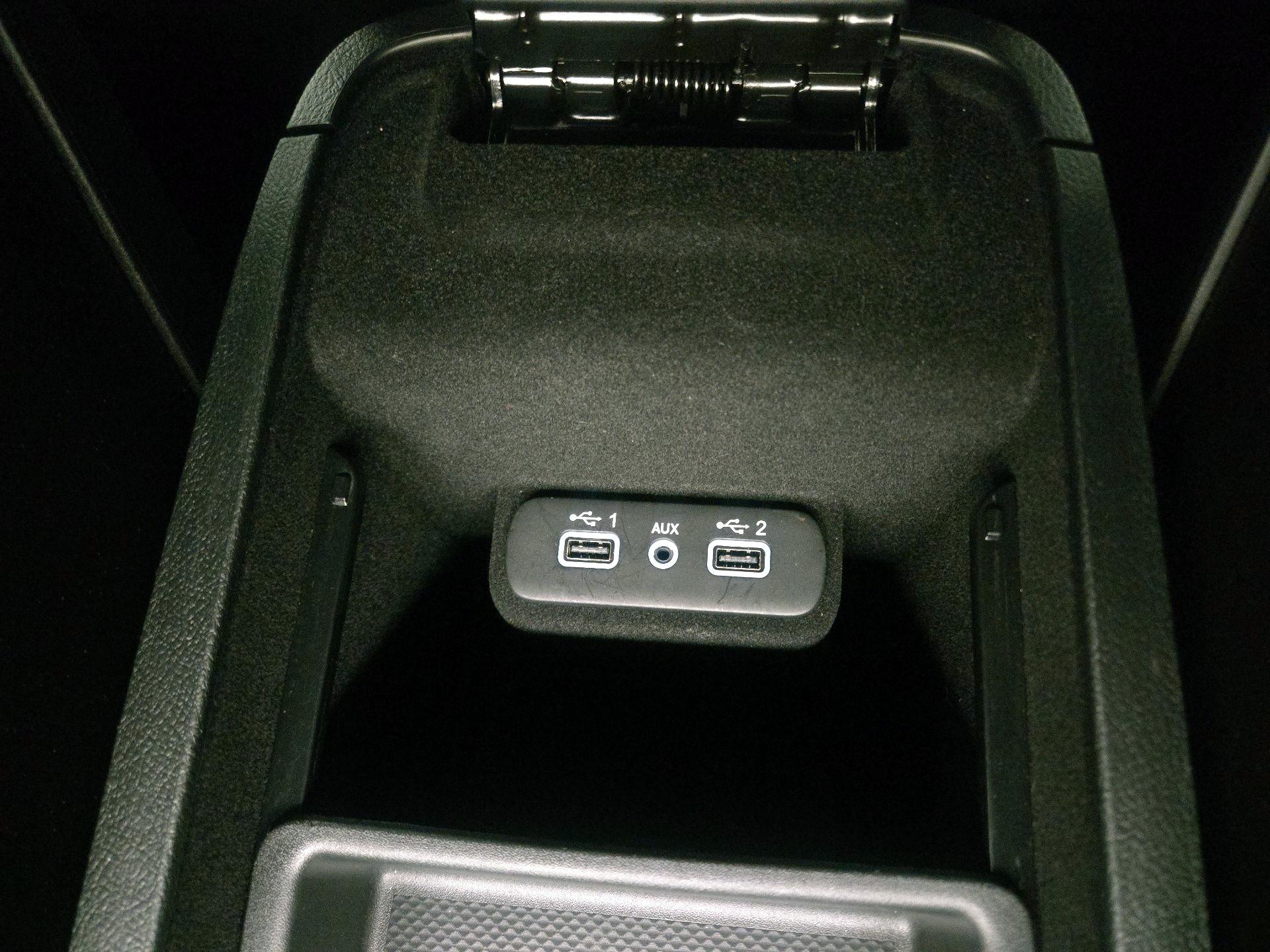 Thumbnail: 2020 Dodge Charger - 18