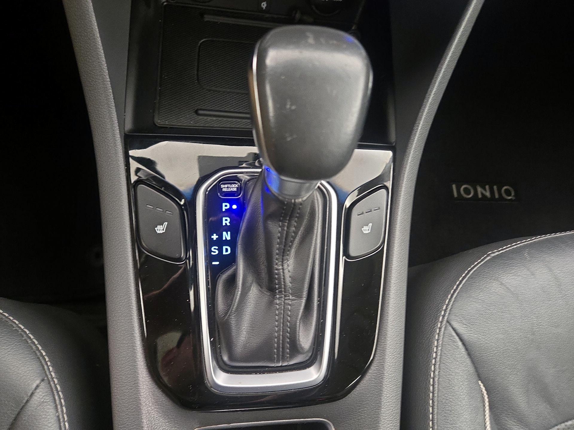 Thumbnail: 2018 Hyundai Ioniq - 18