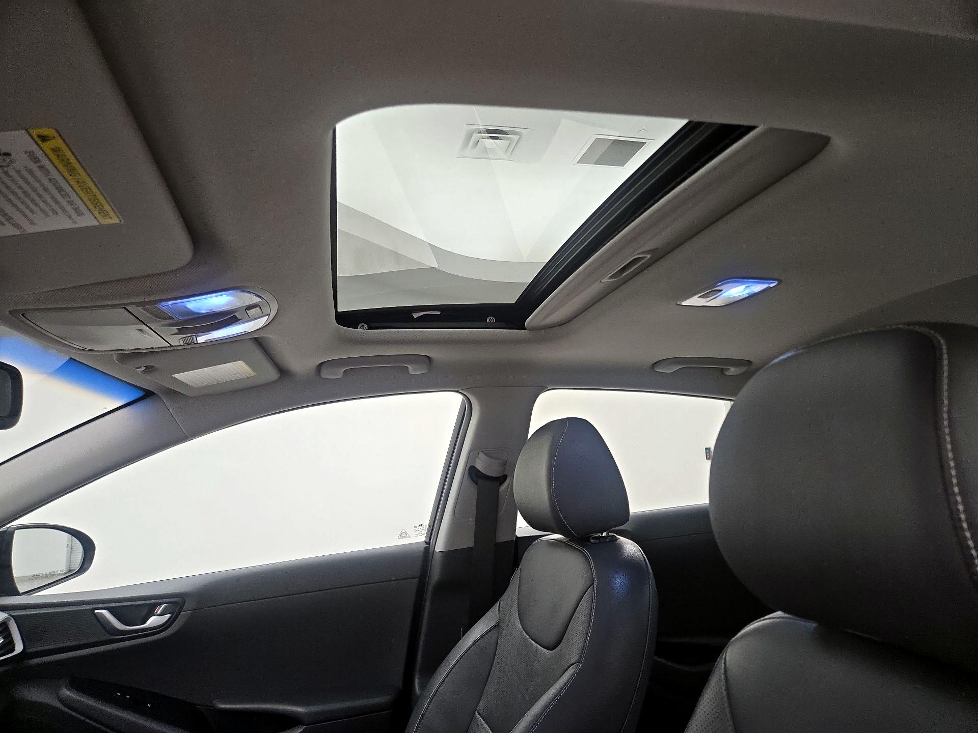 Thumbnail: 2018 Hyundai Ioniq - 20