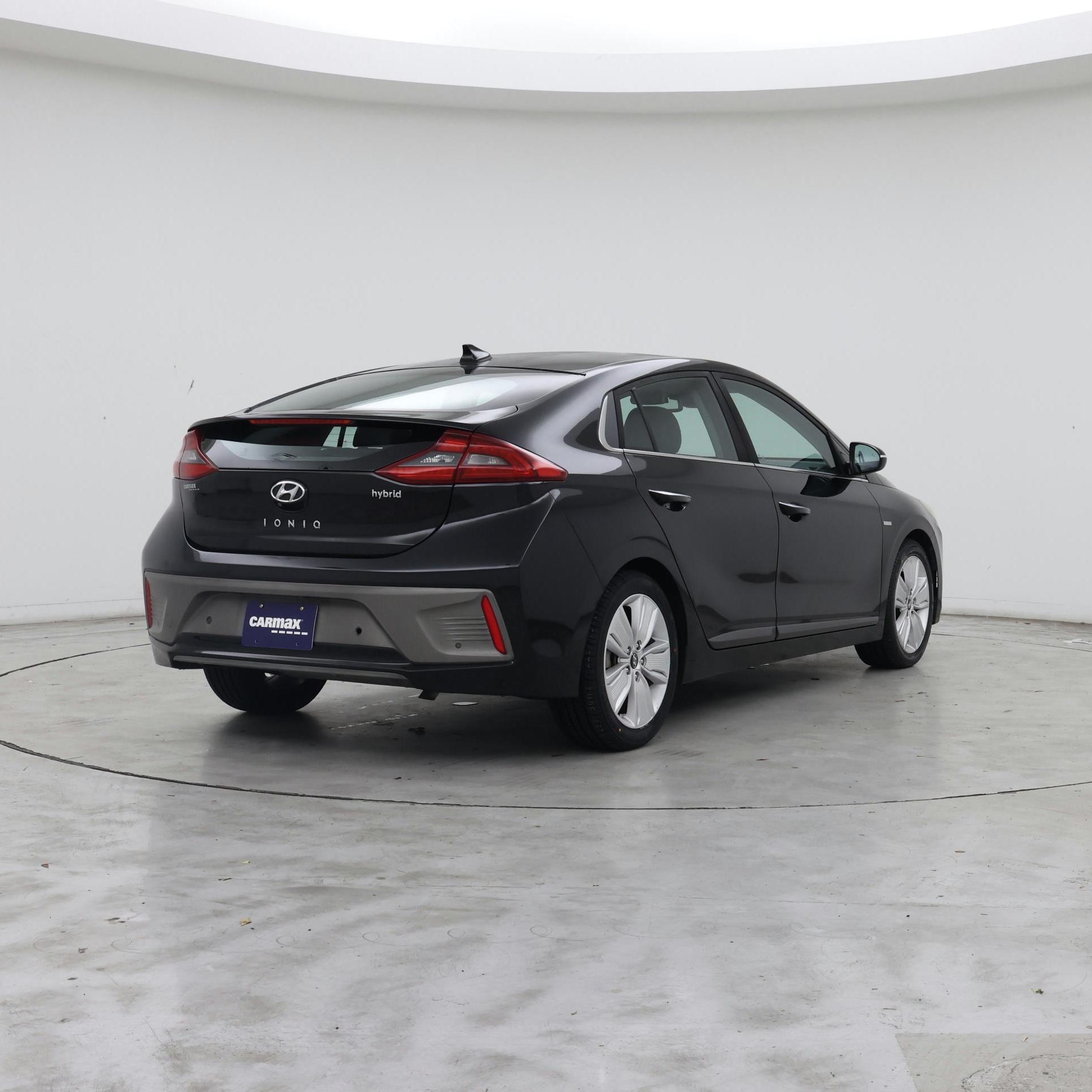 Thumbnail: 2018 Hyundai Ioniq - 8