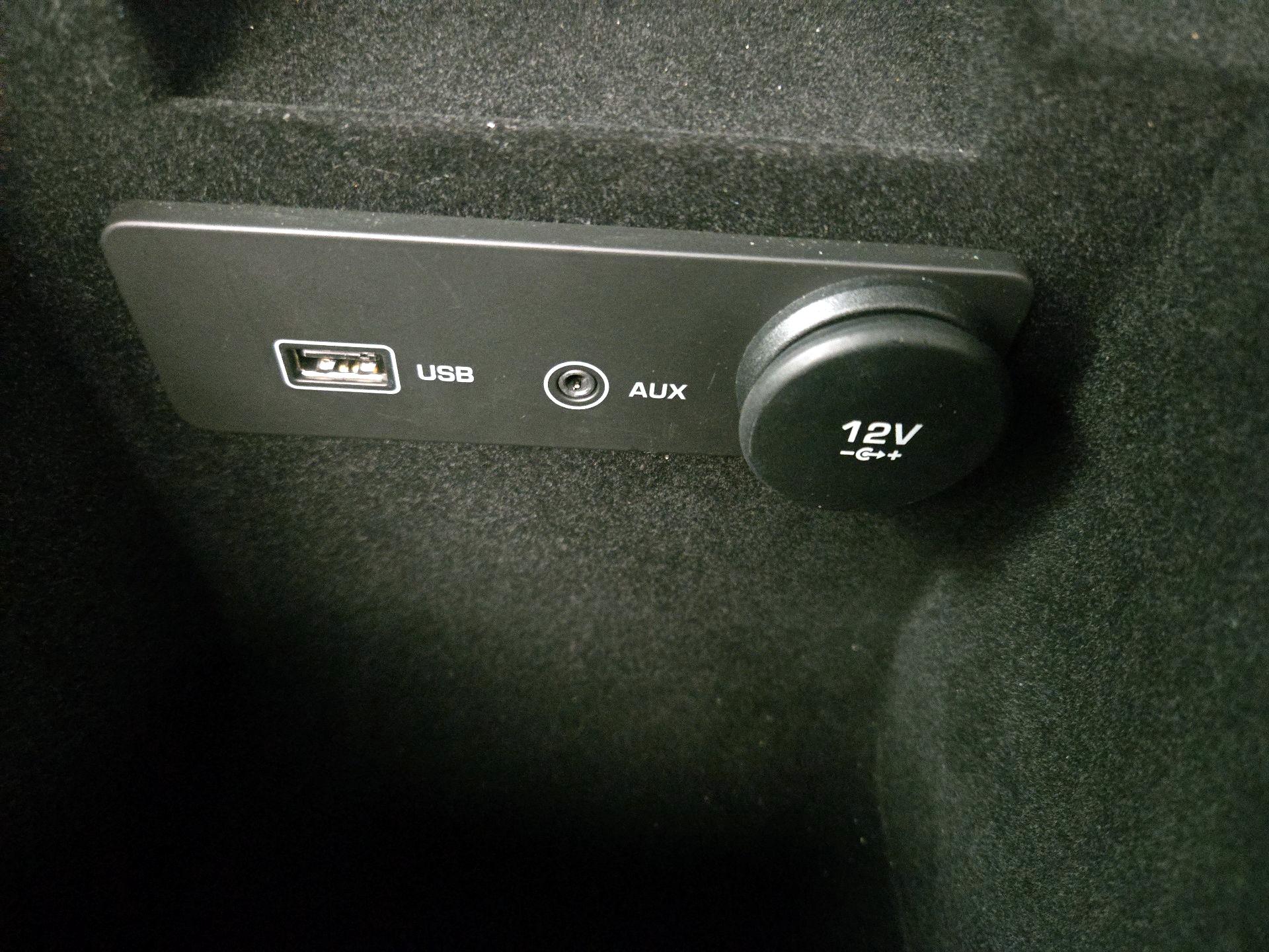 Thumbnail: 2018 Jaguar XE - 18