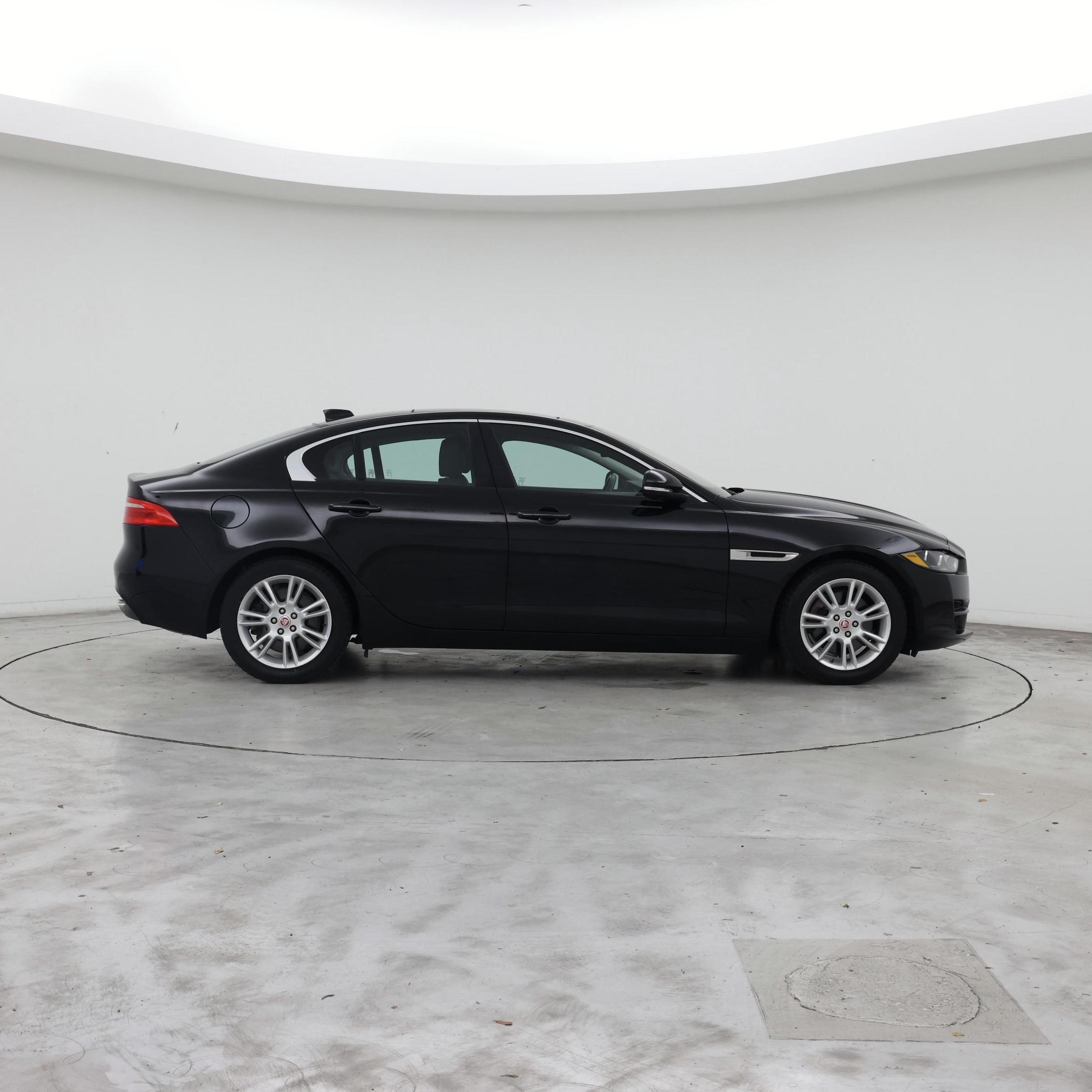 Thumbnail: 2018 Jaguar XE - 7