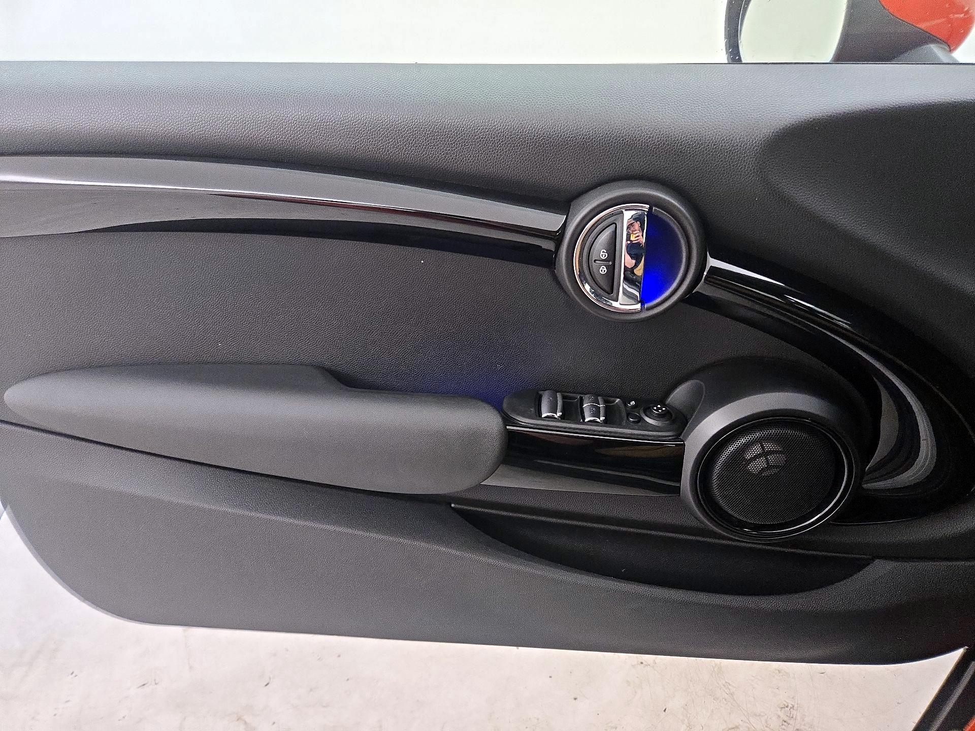 Thumbnail: 2019 MINI Cooper - 12