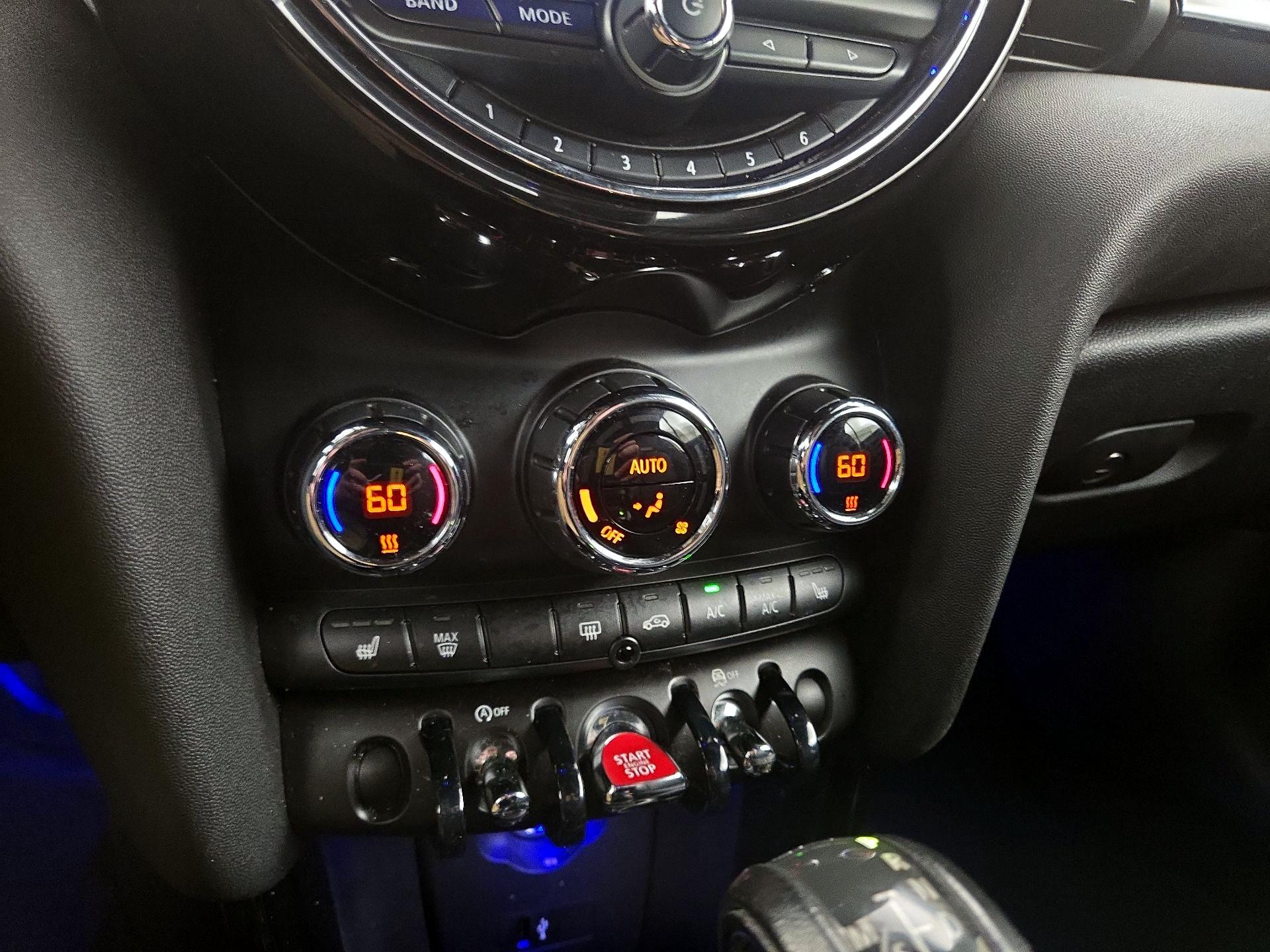 Thumbnail: 2019 MINI Cooper - 16