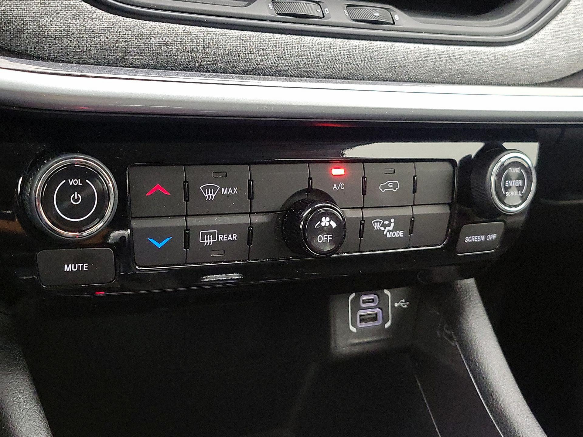 Thumbnail: 2022 Jeep Compass - 16