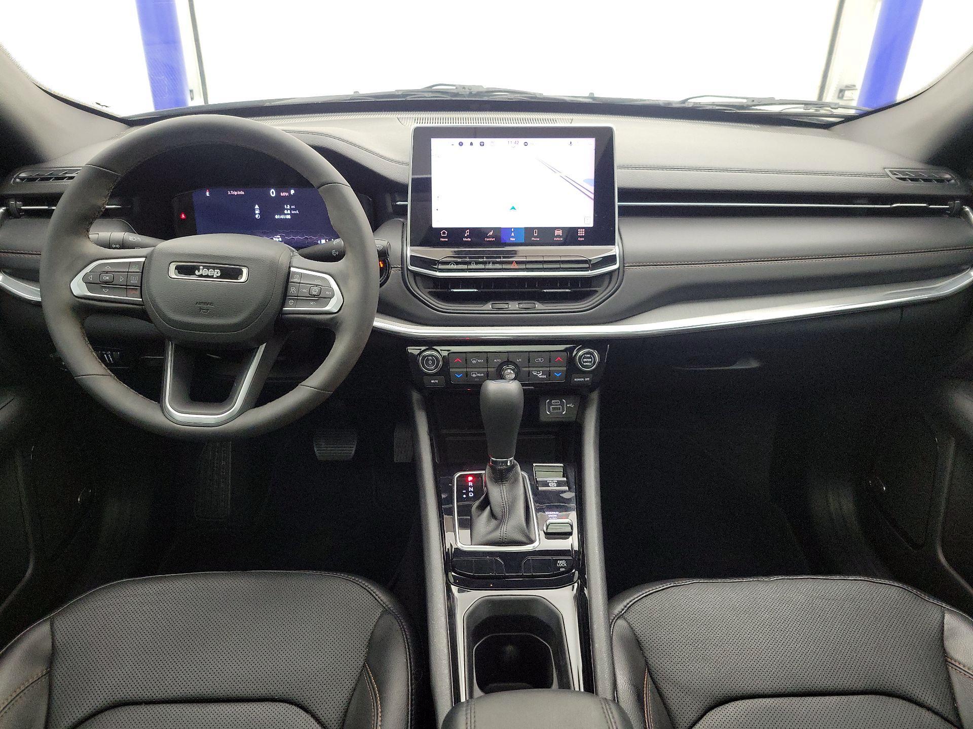 Thumbnail: 2023 Jeep Compass - 9