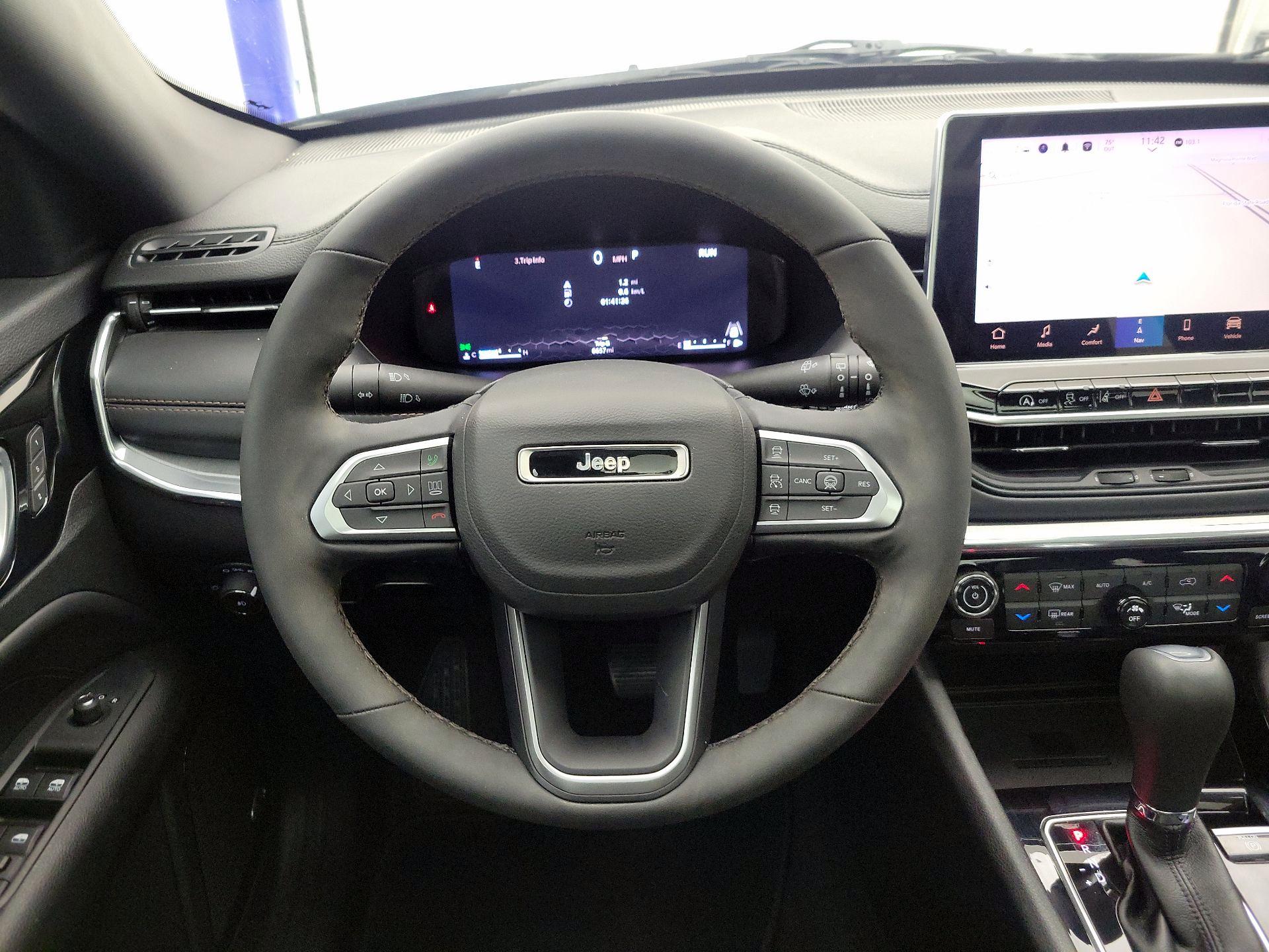 Thumbnail: 2023 Jeep Compass - 10