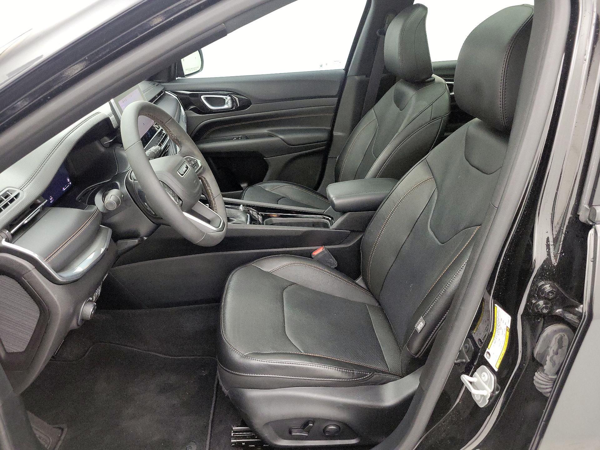 Thumbnail: 2023 Jeep Compass - 11
