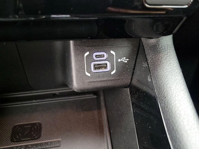 USB/AUX Ports