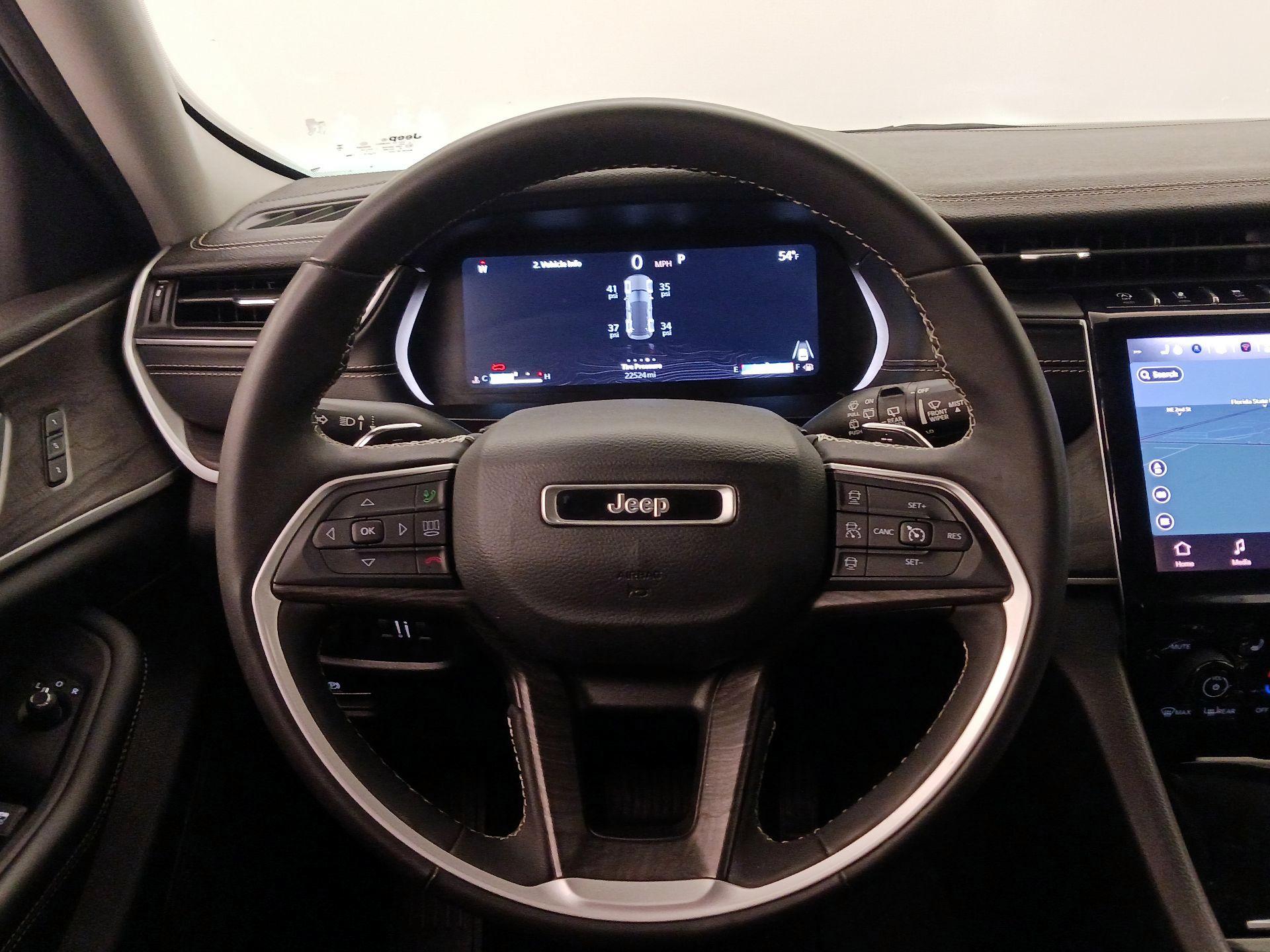 Thumbnail: 2023 Jeep Grand Cherokee - 10