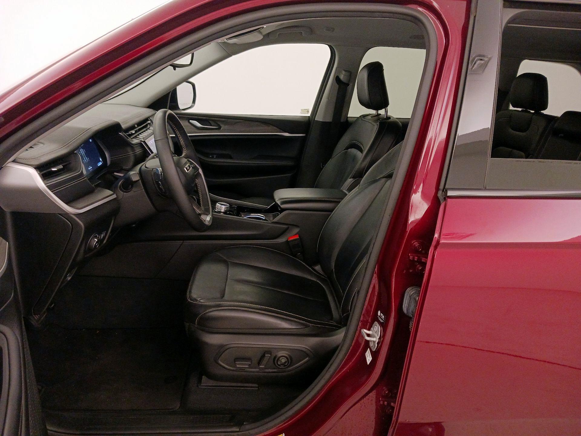 Thumbnail: 2023 Jeep Grand Cherokee - 11