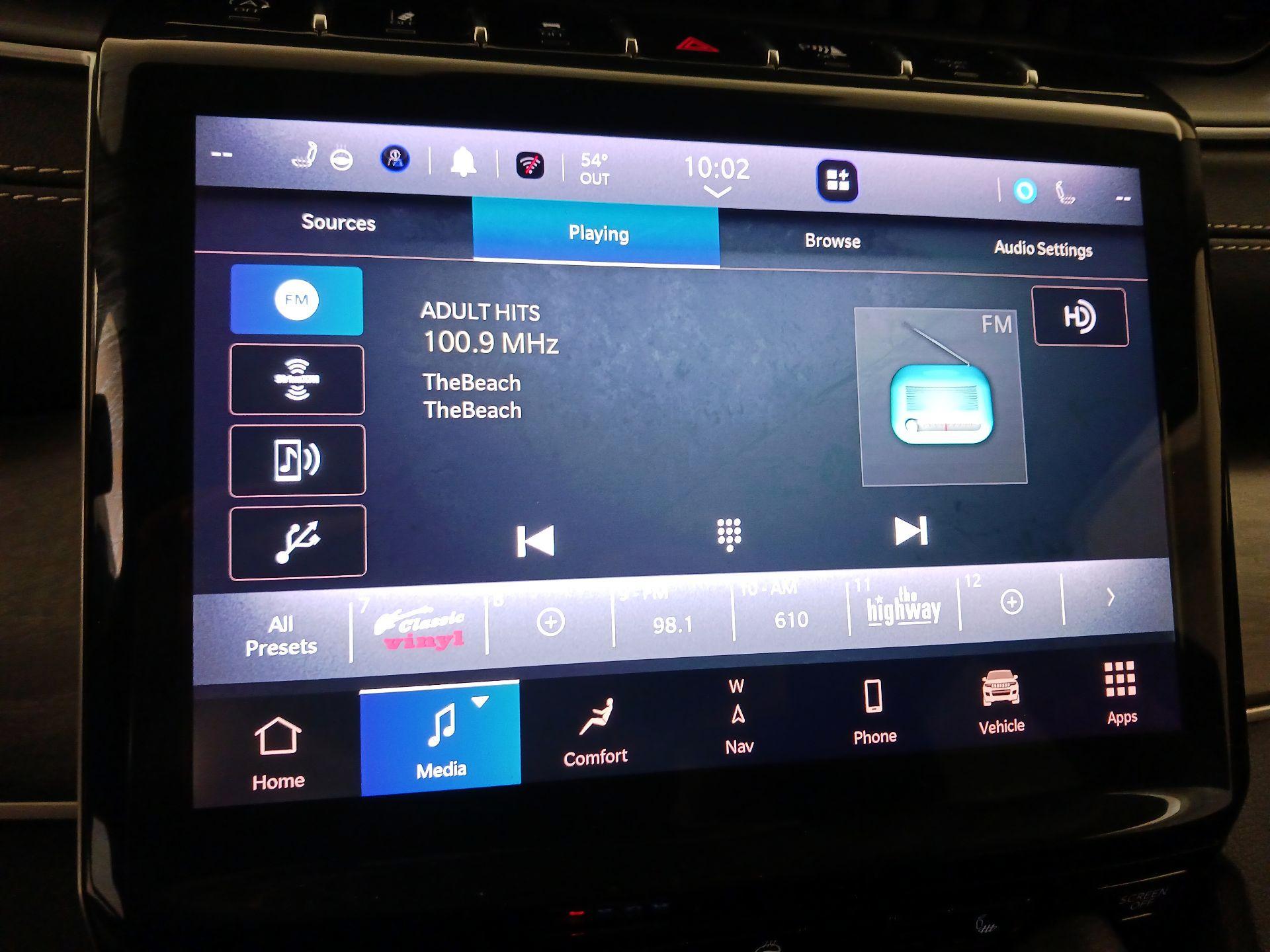 Thumbnail: 2023 Jeep Grand Cherokee - 16