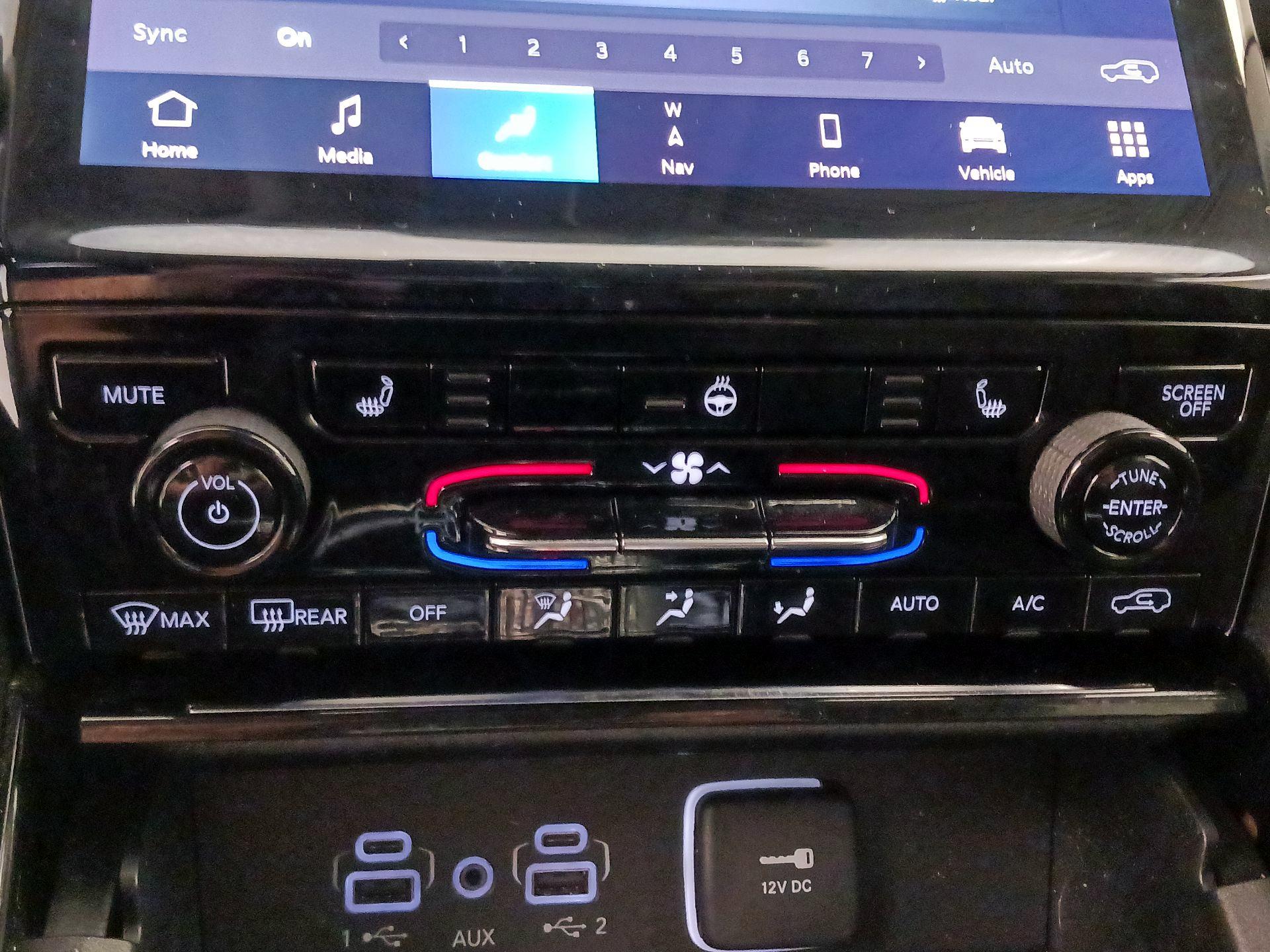 Thumbnail: 2023 Jeep Grand Cherokee - 17