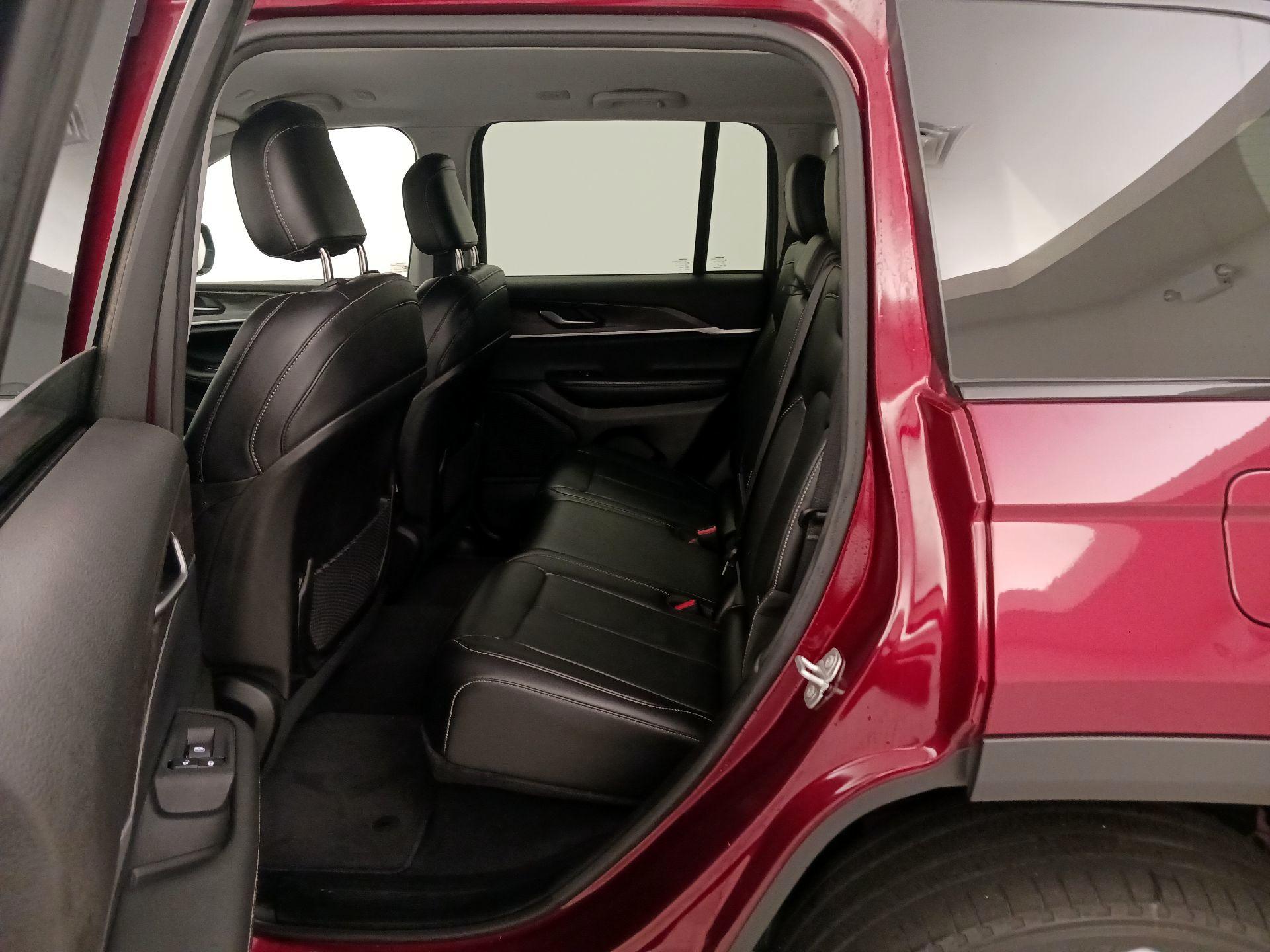 Thumbnail: 2023 Jeep Grand Cherokee - 20