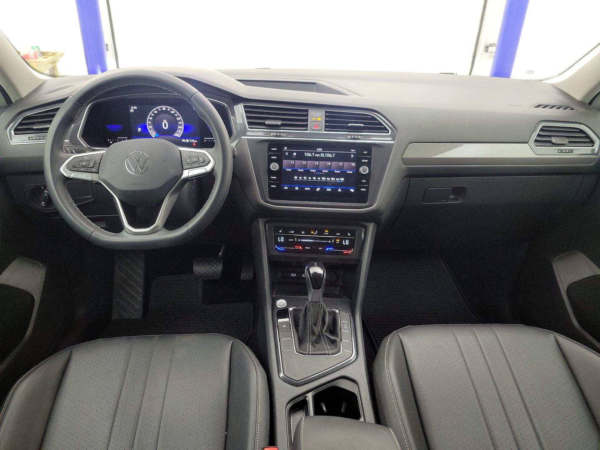 Thumbnail: 2023 Volkswagen Tiguan - 9