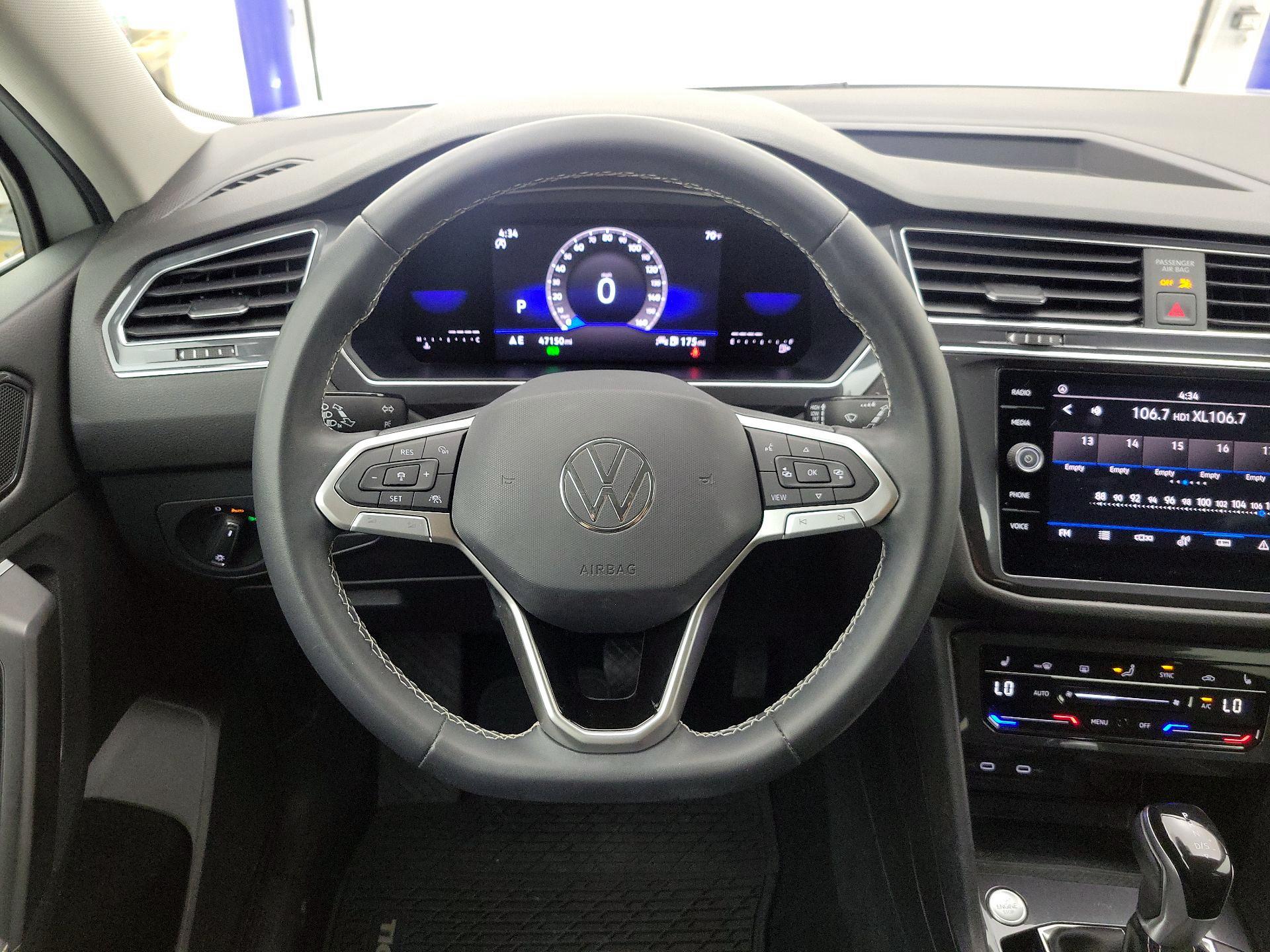 Thumbnail: 2023 Volkswagen Tiguan - 10