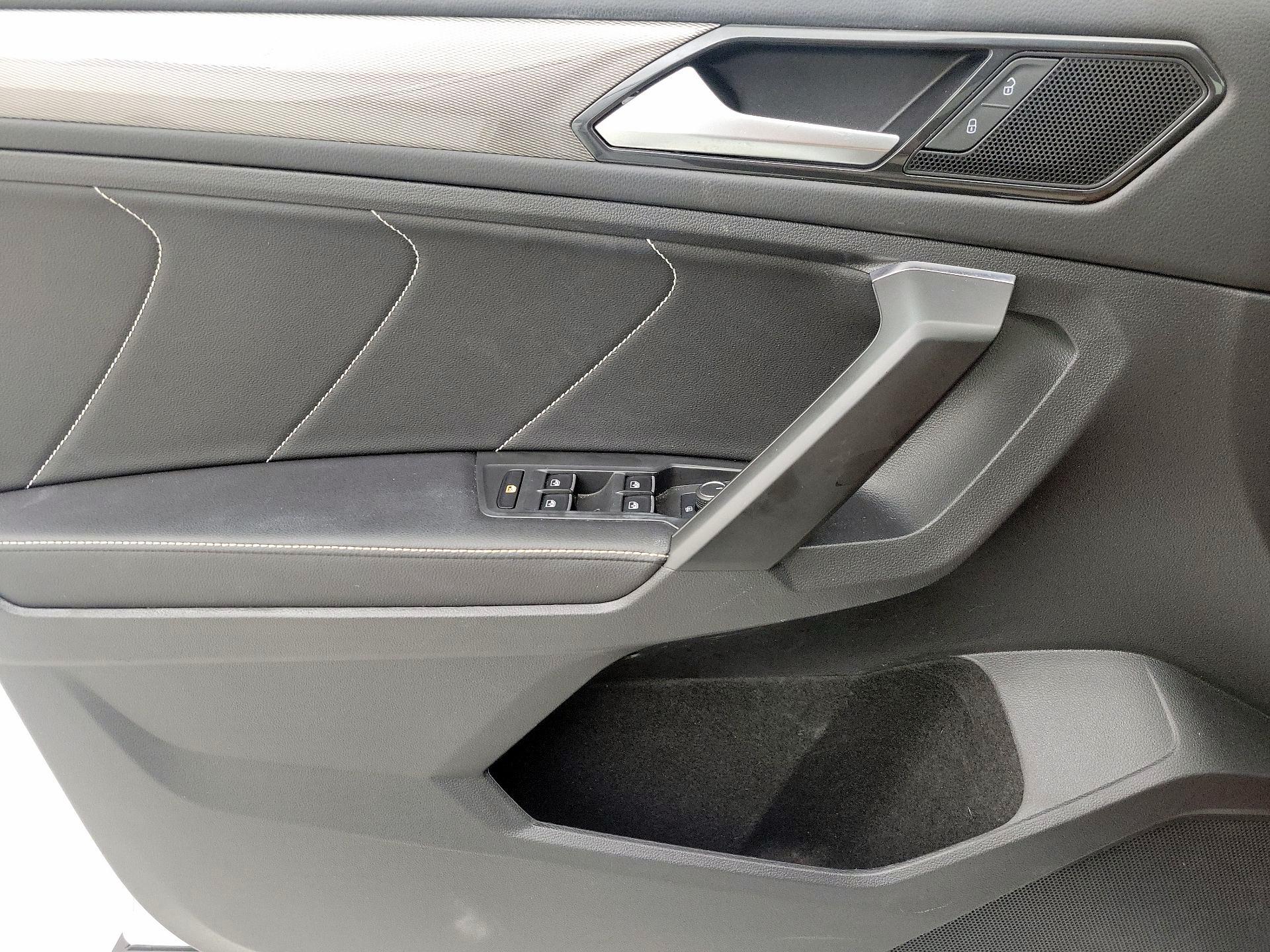 Thumbnail: 2023 Volkswagen Tiguan - 12