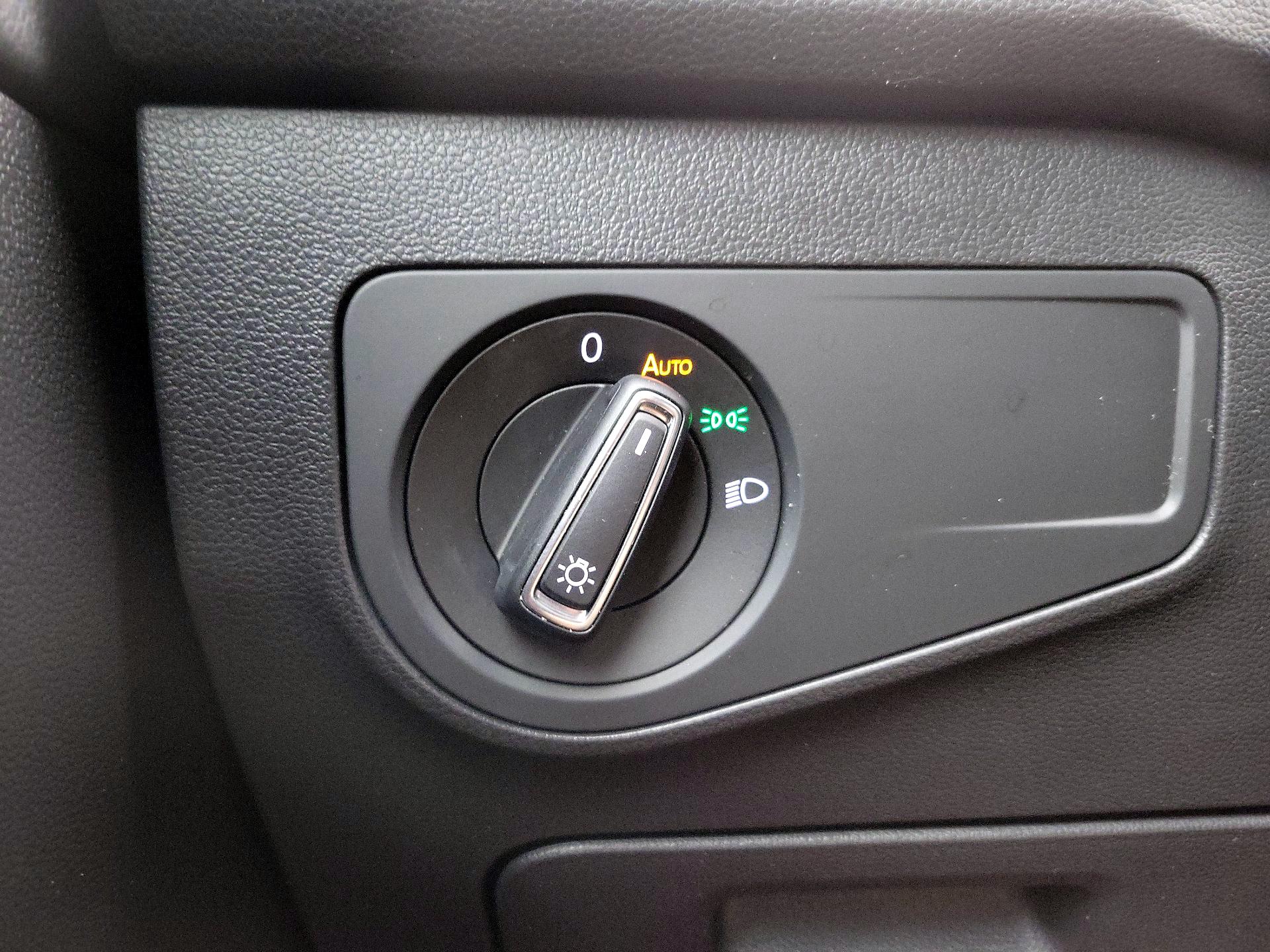 Thumbnail: 2023 Volkswagen Tiguan - 13