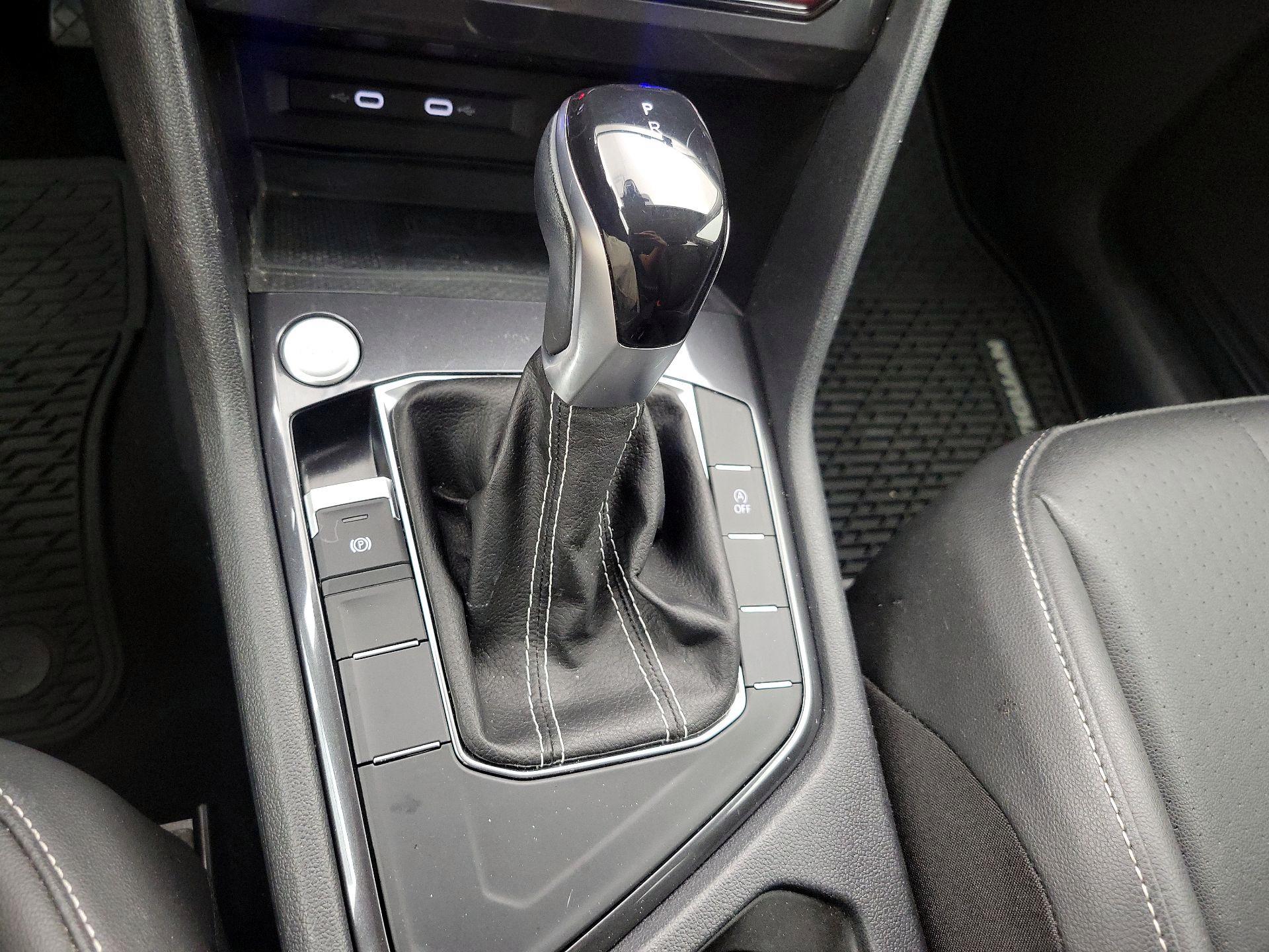 Thumbnail: 2023 Volkswagen Tiguan - 17