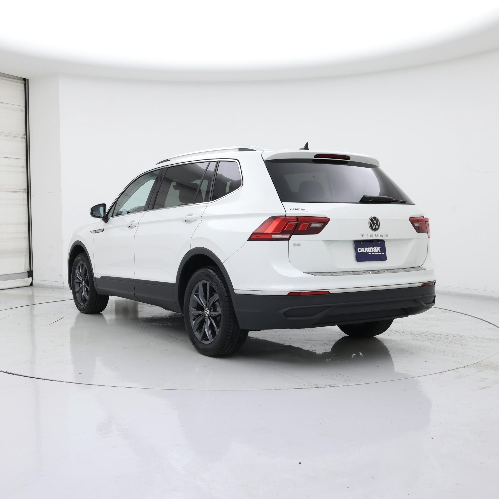 Thumbnail: 2023 Volkswagen Tiguan - 2