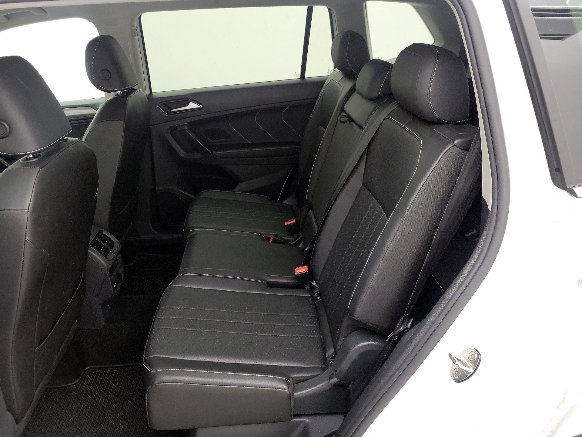 Thumbnail: 2023 Volkswagen Tiguan - 19