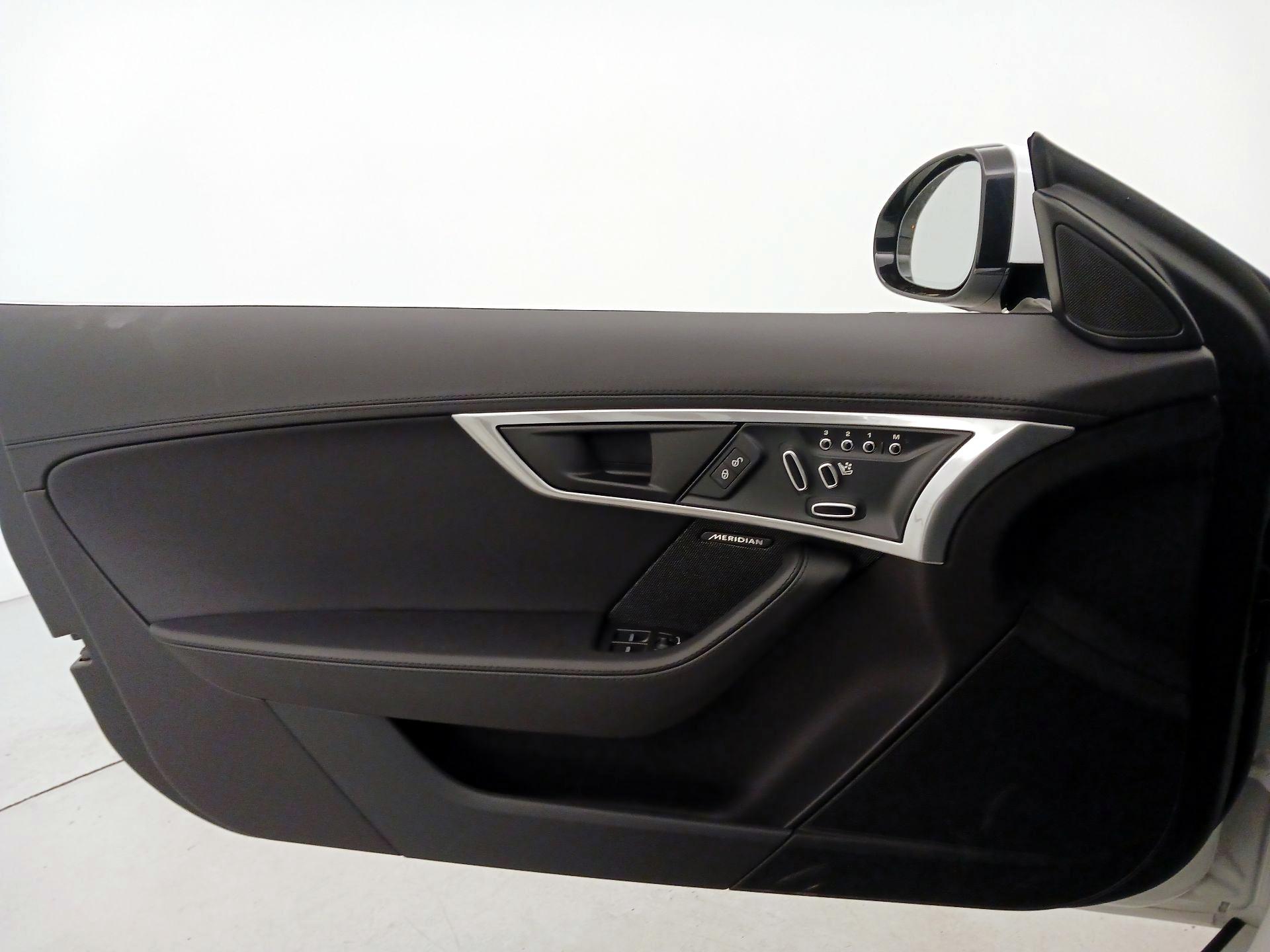 Thumbnail: 2020 Jaguar F-Type - 12