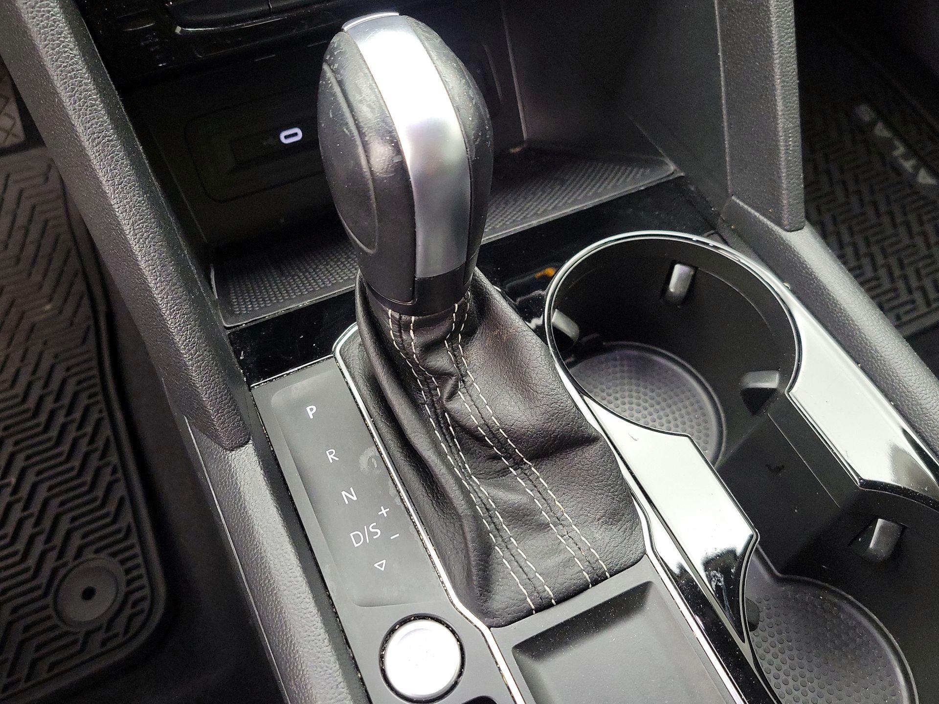 Thumbnail: 2023 Volkswagen Atlas - 17