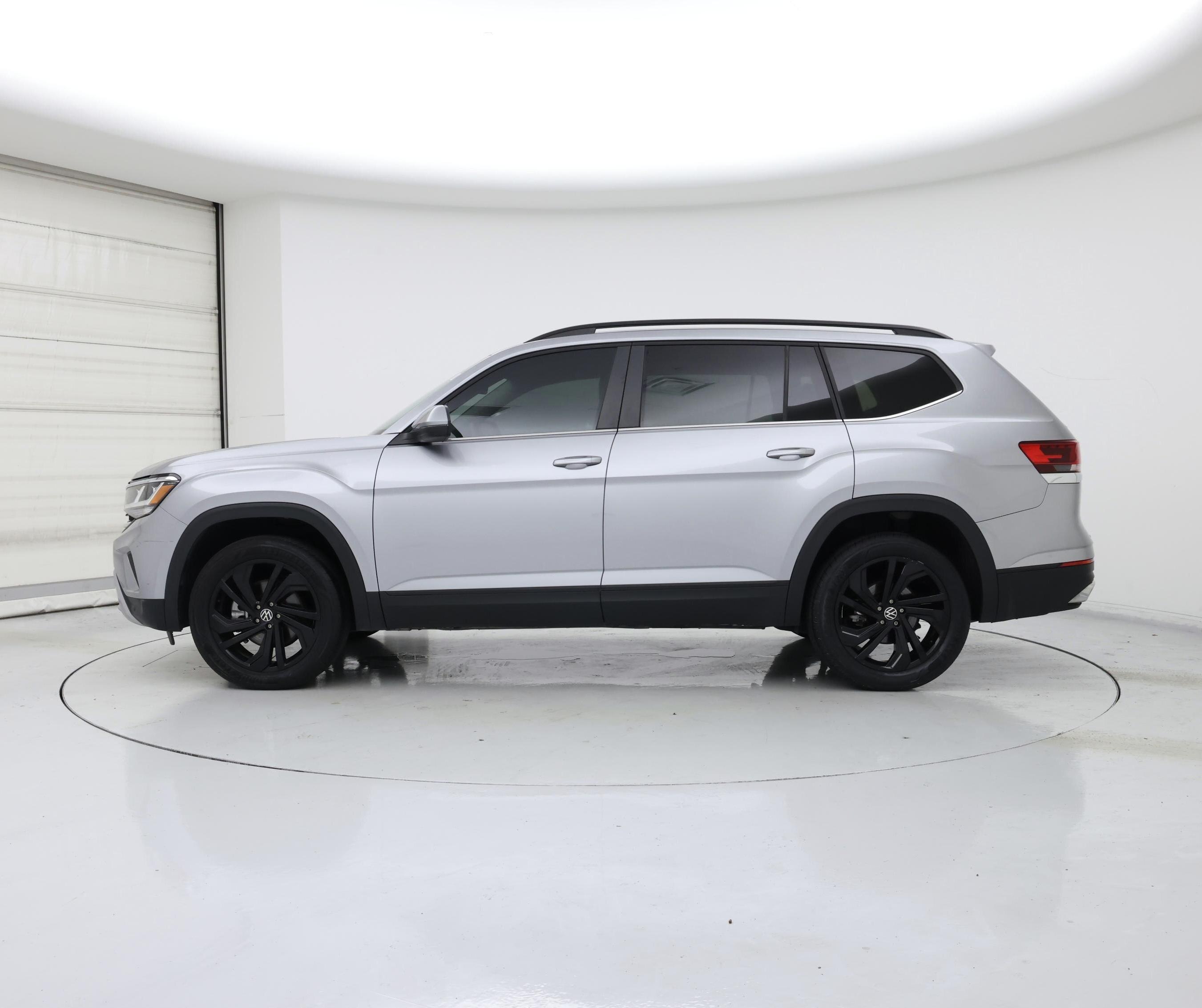 Thumbnail: 2023 Volkswagen Atlas - 3