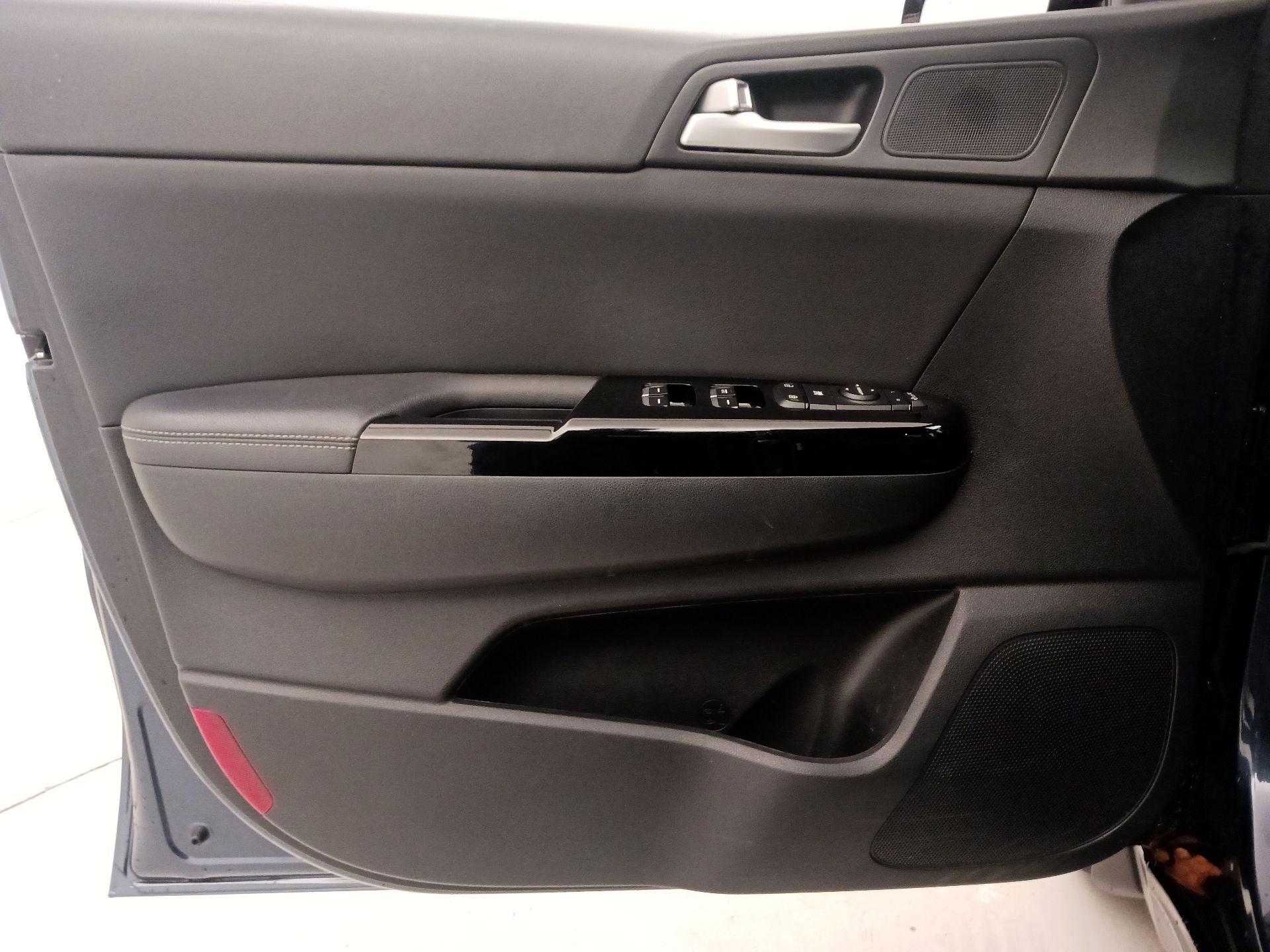 Thumbnail: 2022 Kia Sportage - 12