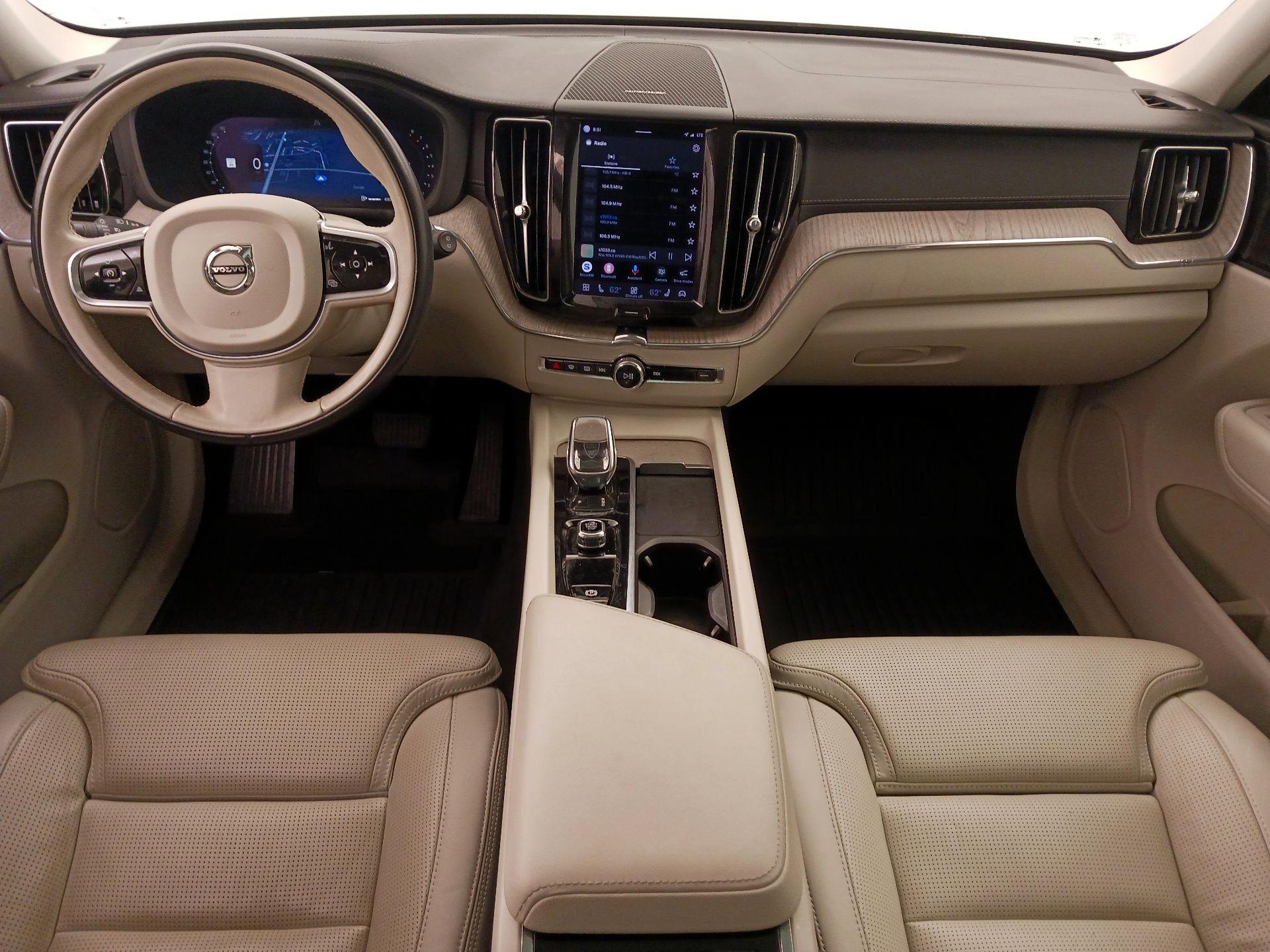 Thumbnail: 2022 Volvo XC60 - 9